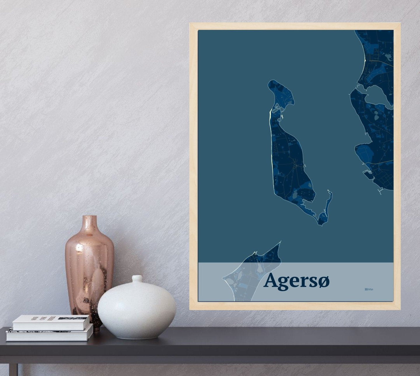 Agersø plakat i farve og HjemEgn.dk design firkantet. Design ø-kort for Agersø