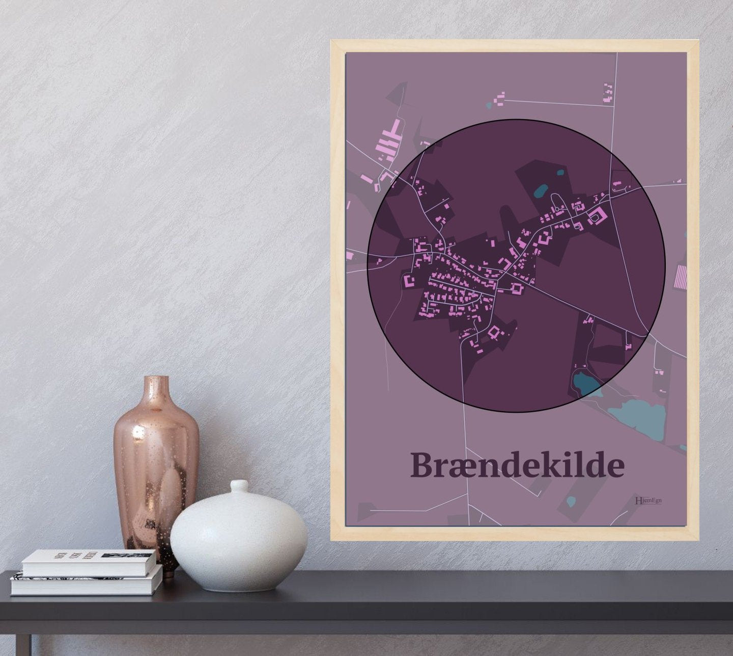 Brændekilde plakat i farve og HjemEgn.dk design centrum. Design bykort for Brændekilde