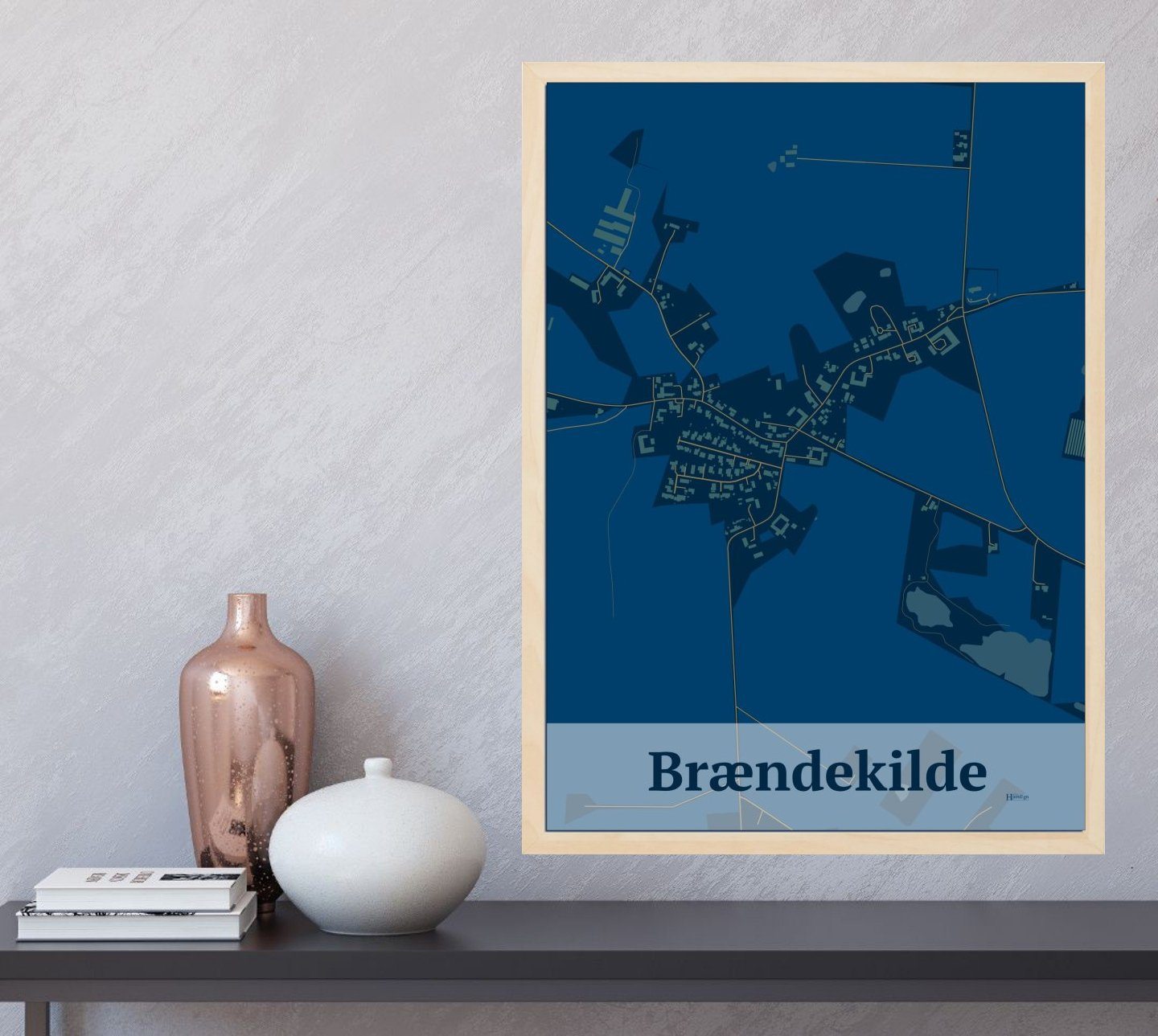 Brændekilde plakat i farve og HjemEgn.dk design firkantet. Design bykort for Brændekilde