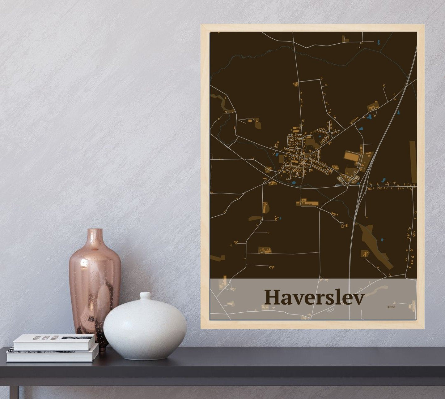 Haverslev plakat i farve og HjemEgn.dk design firkantet. Design bykort for Haverslev