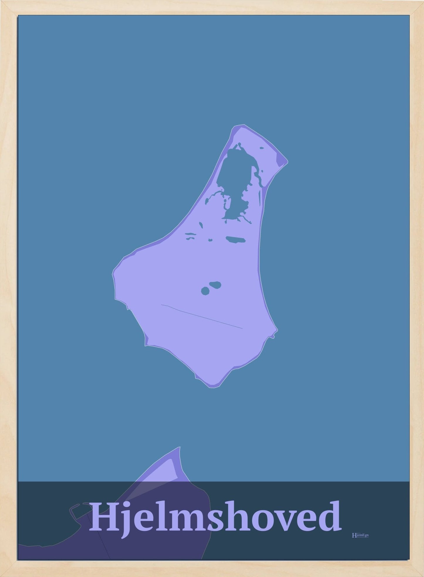 Hjelmshoved plakat i farve pastel lilla og HjemEgn.dk design firkantet. Design ø-kort for Hjelmshoved