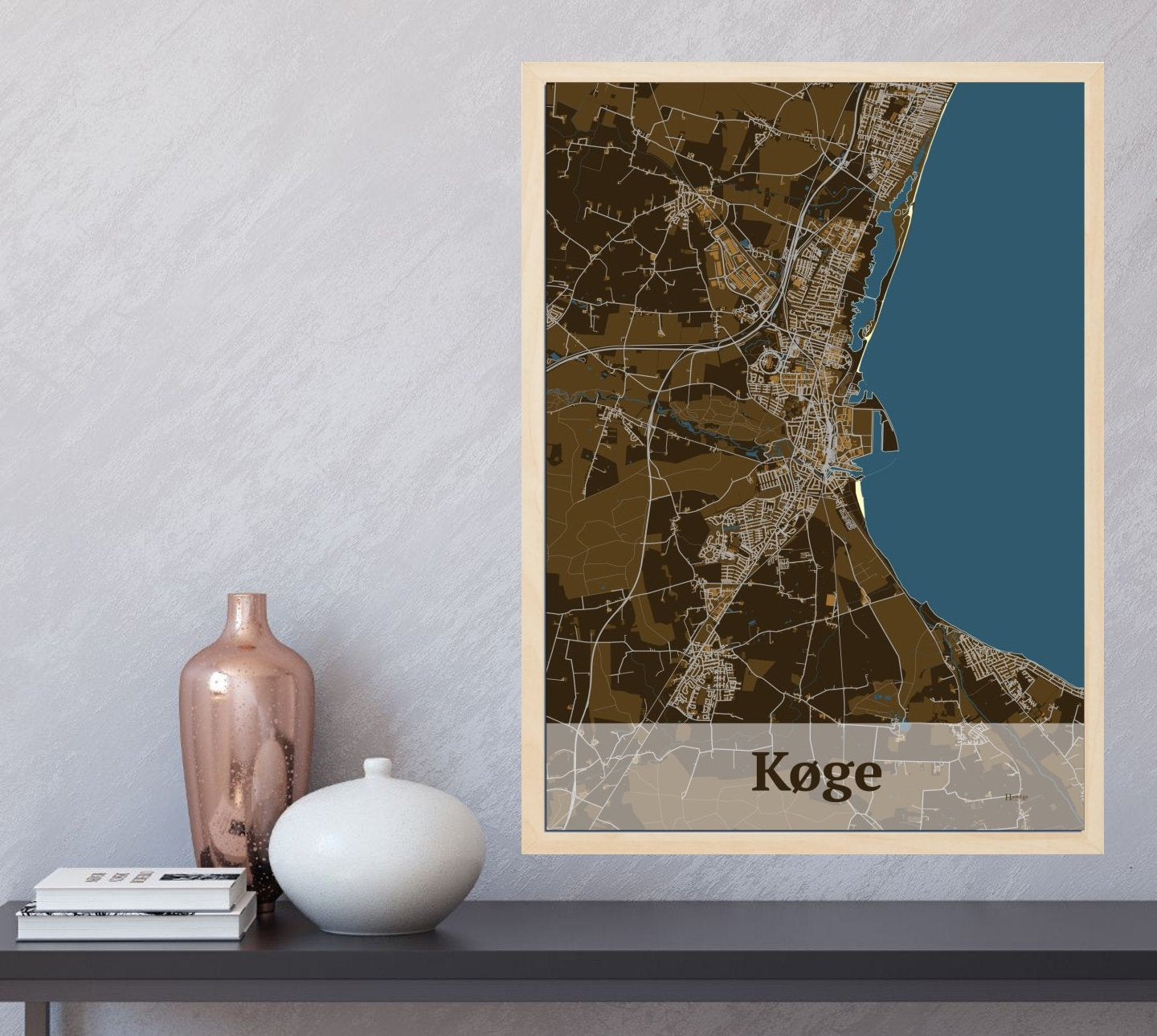 Køge plakat i farve og HjemEgn.dk design firkantet. Design bykort for Køge