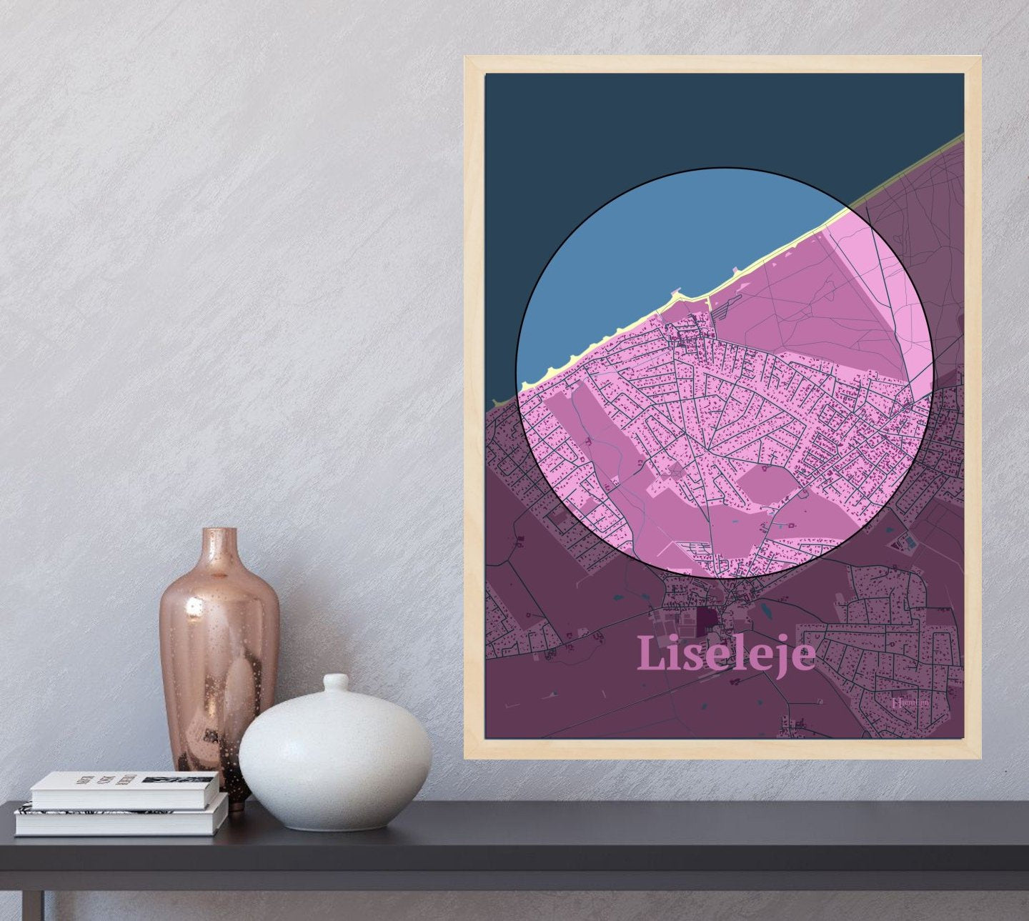 Liseleje plakat i farve og HjemEgn.dk design centrum. Design bykort for Liseleje