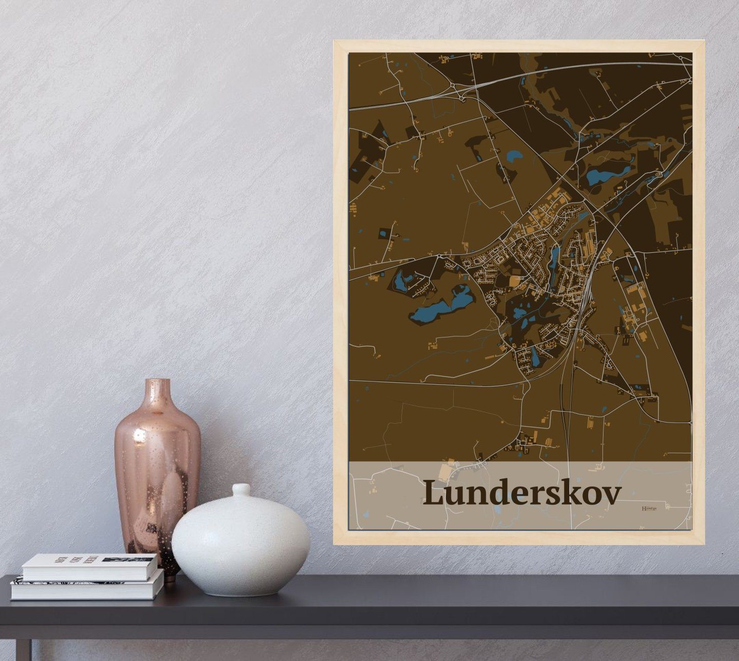 Lunderskov plakat i farve og HjemEgn.dk design firkantet. Design bykort for Lunderskov