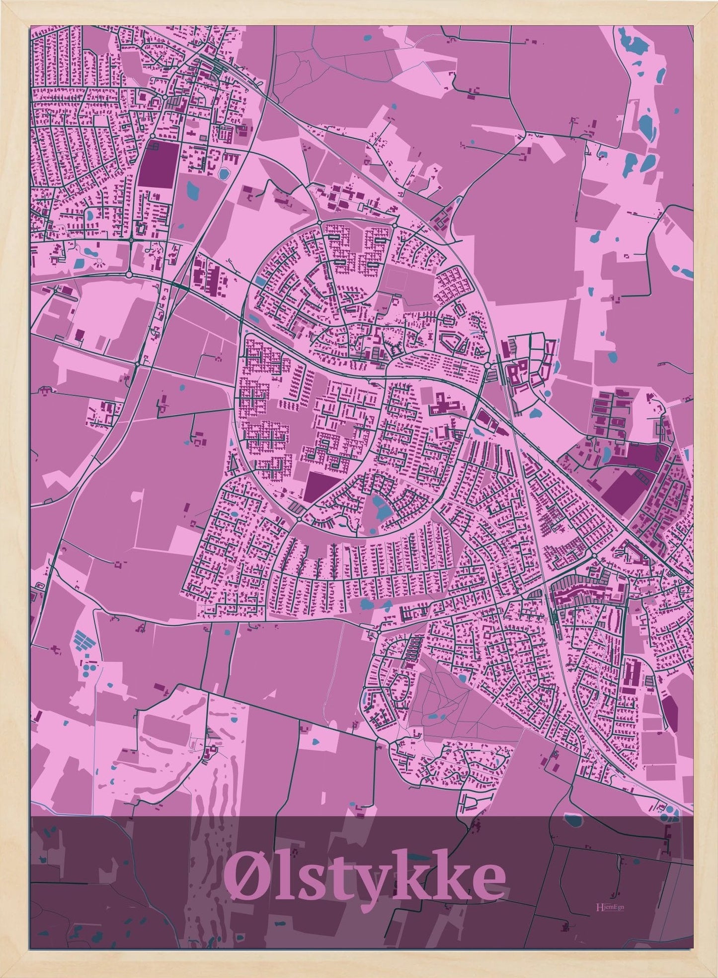 Ølstykke plakat i farve pastel rød og HjemEgn.dk design firkantet. Design bykort for Ølstykke