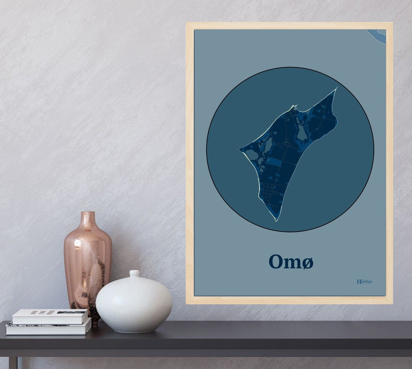 Omø plakat i farve og HjemEgn.dk design centrum. Design ø-kort for Omø