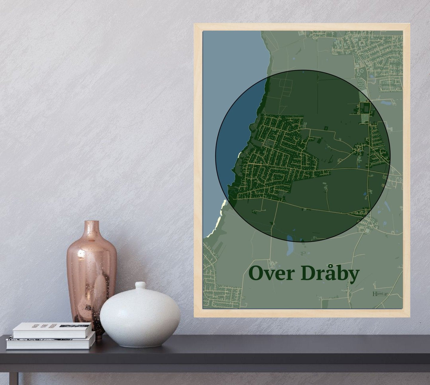 Over Dråby plakat i farve og HjemEgn.dk design centrum. Design bykort for Over Dråby