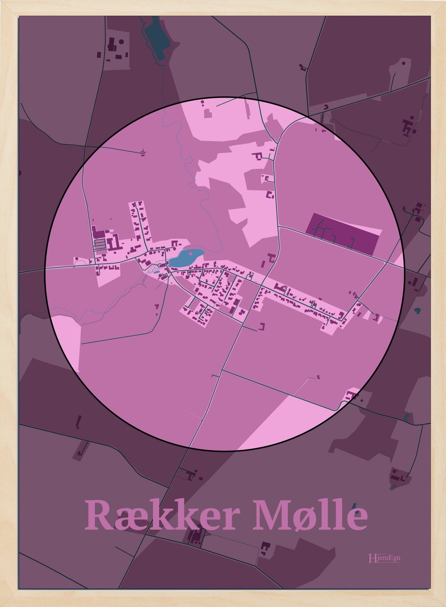 Rækker Mølle plakat i farve pastel rød og HjemEgn.dk design centrum. Design bykort for Rækker Mølle