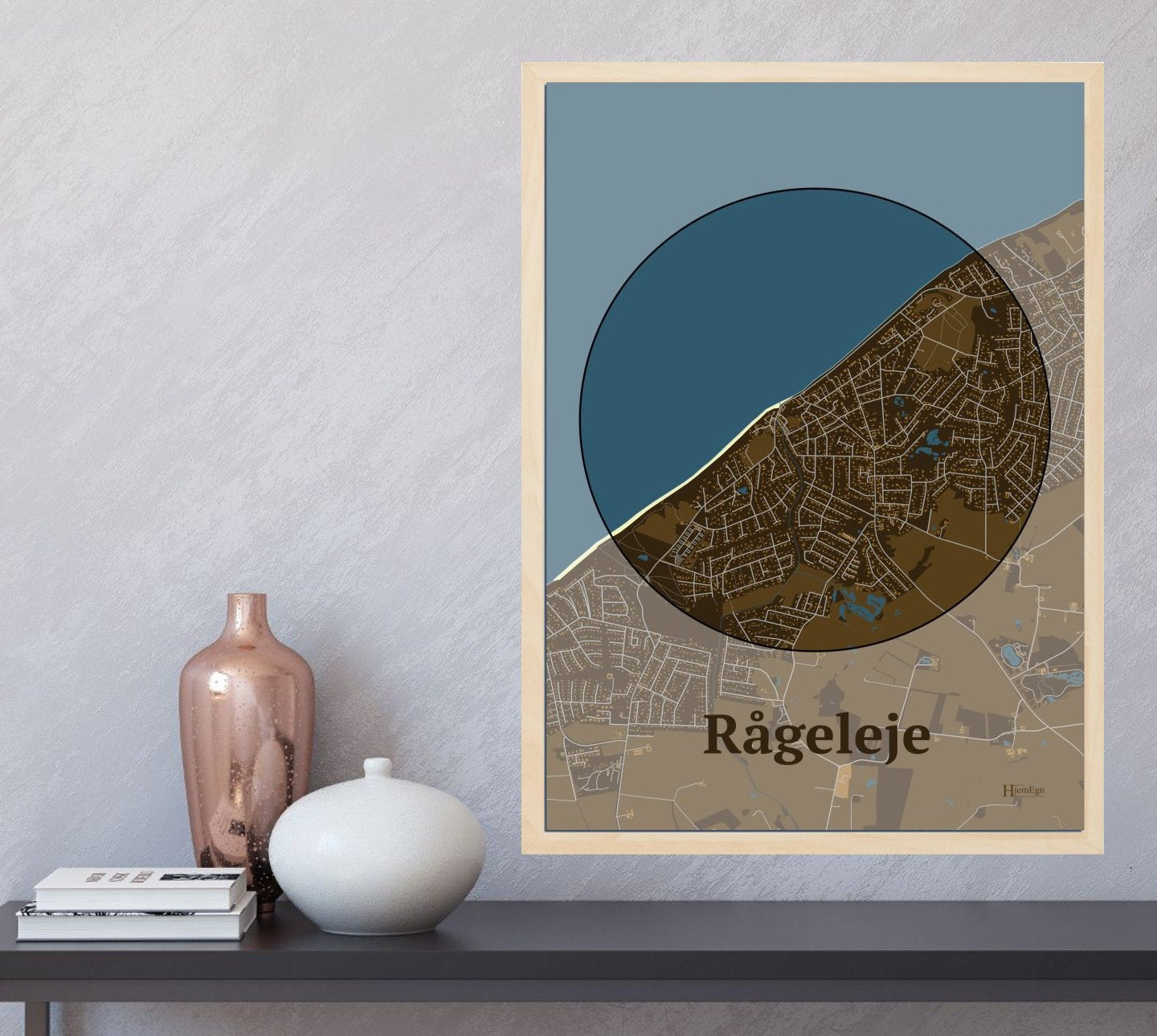 Rågeleje plakat i farve og HjemEgn.dk design centrum. Design bykort for Rågeleje