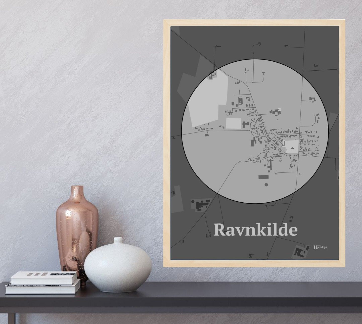 Ravnkilde plakat i farve og HjemEgn.dk design centrum. Design bykort for Ravnkilde
