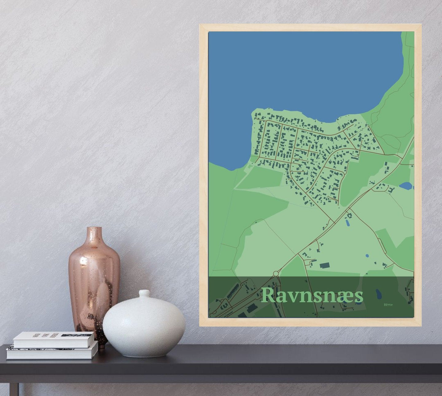 Ravnsnæs plakat i farve og HjemEgn.dk design firkantet. Design bykort for Ravnsnæs