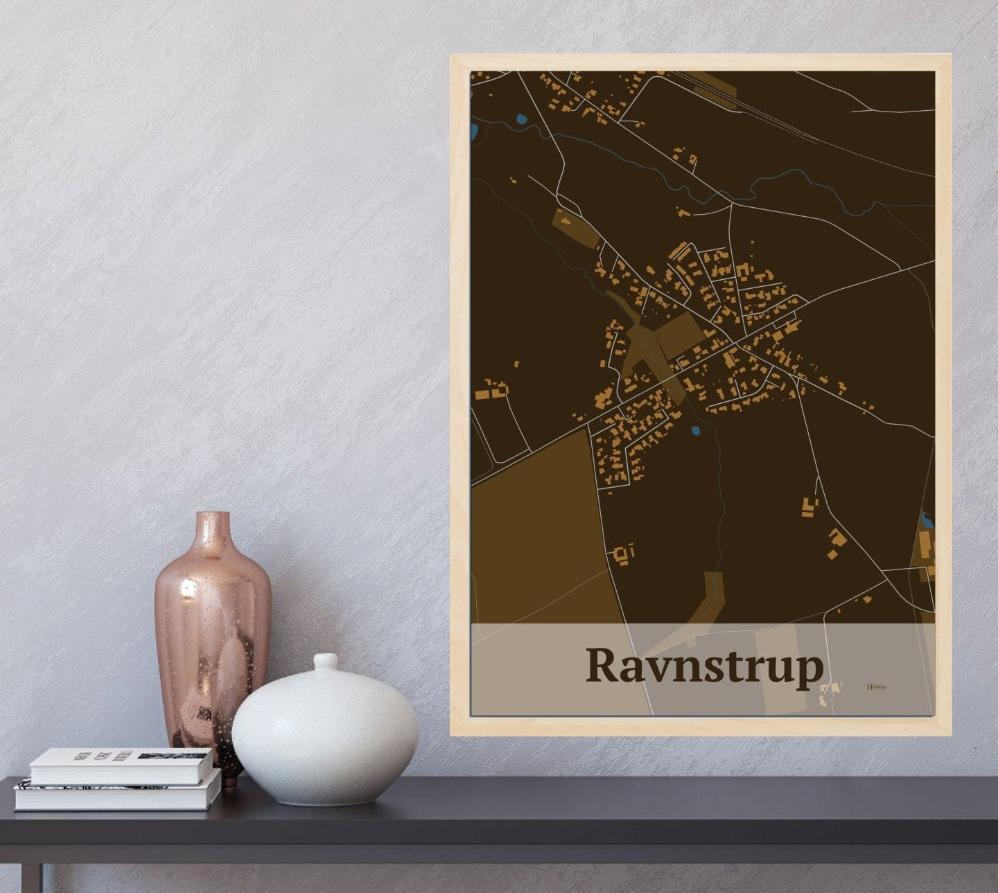 Ravnstrup plakat i farve og HjemEgn.dk design firkantet. Design bykort for Ravnstrup