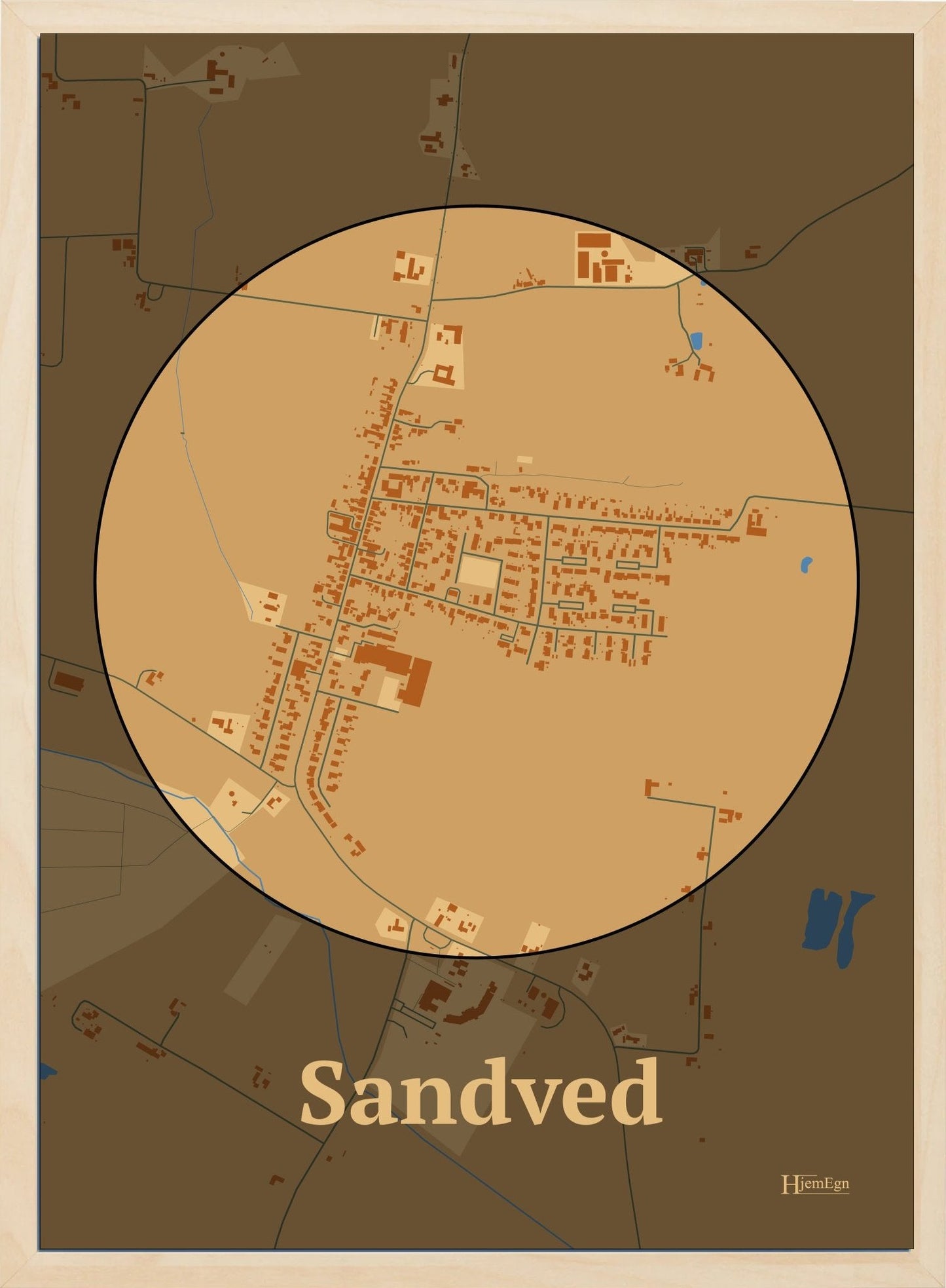 Sandved plakat i farve pastel brun og HjemEgn.dk design centrum. Design bykort for Sandved