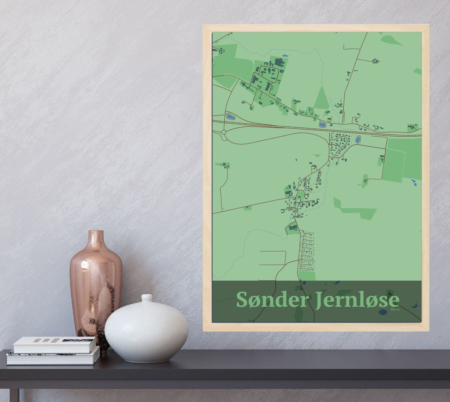Sønder Jernløse plakat i farve og HjemEgn.dk design firkantet. Design bykort for Sønder Jernløse