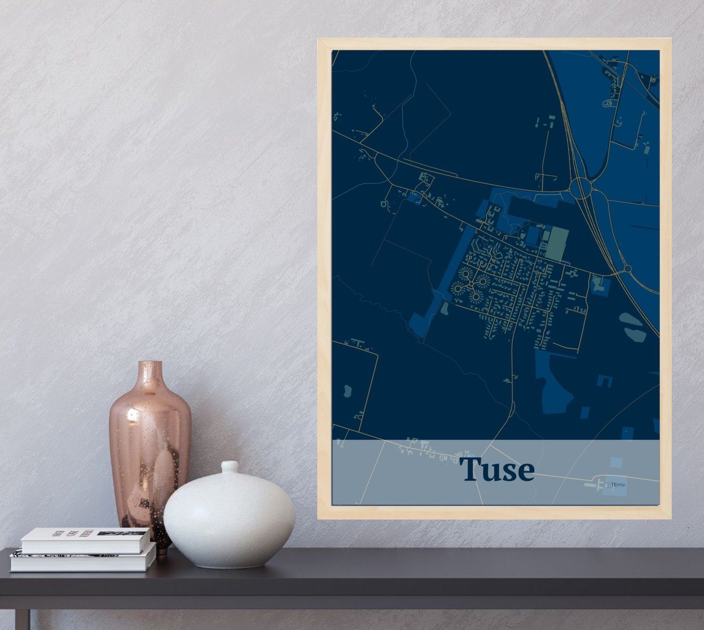 Tuse plakat i farve og HjemEgn.dk design firkantet. Design bykort for Tuse
