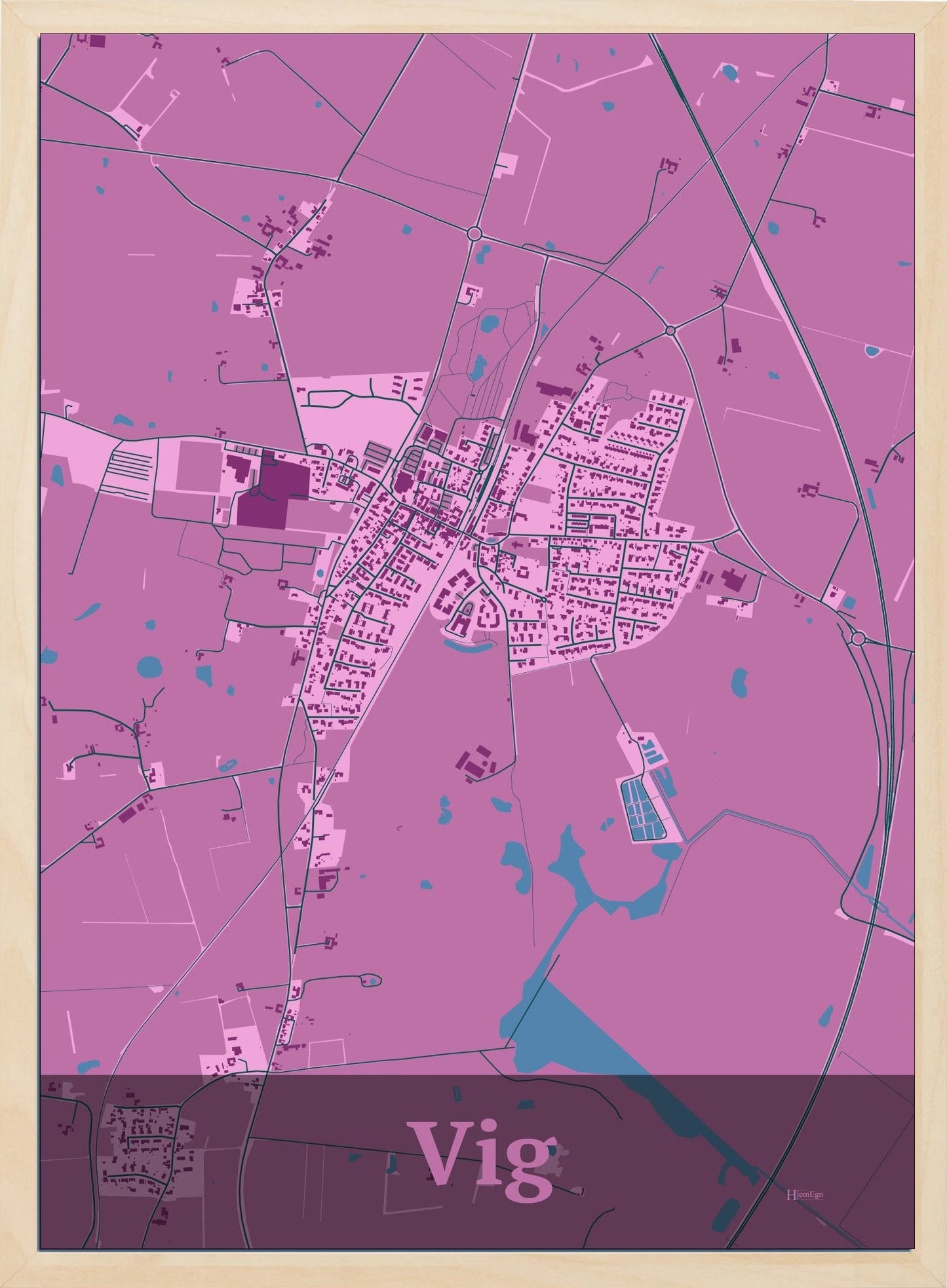 Vig plakat i farve pastel rød og HjemEgn.dk design firkantet. Design bykort for Vig