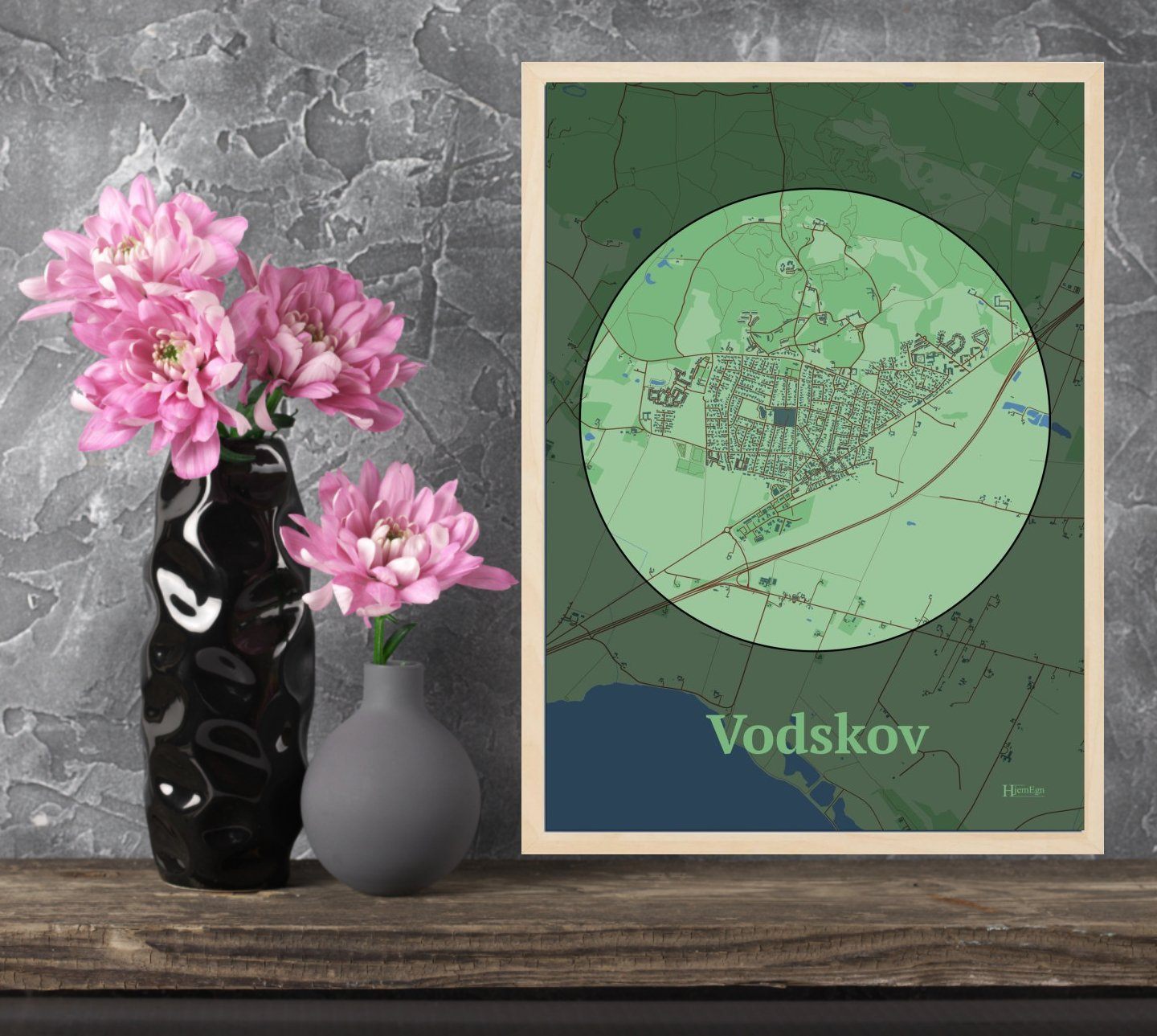 Vodskov plakat i farve og HjemEgn.dk design centrum. Design bykort for Vodskov