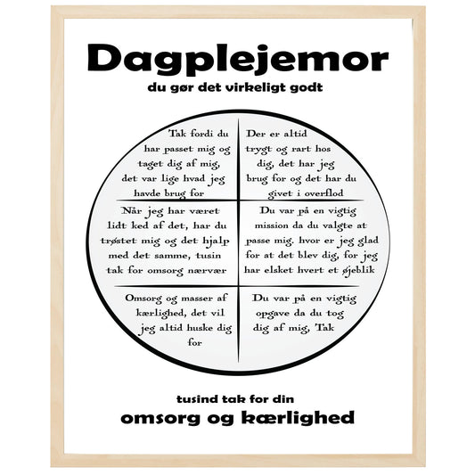 En plakat med overskriften Dagplejemor, en rustik cirkel og indeni cirklen mange positive sætninger som beskriver en Dagplejemor