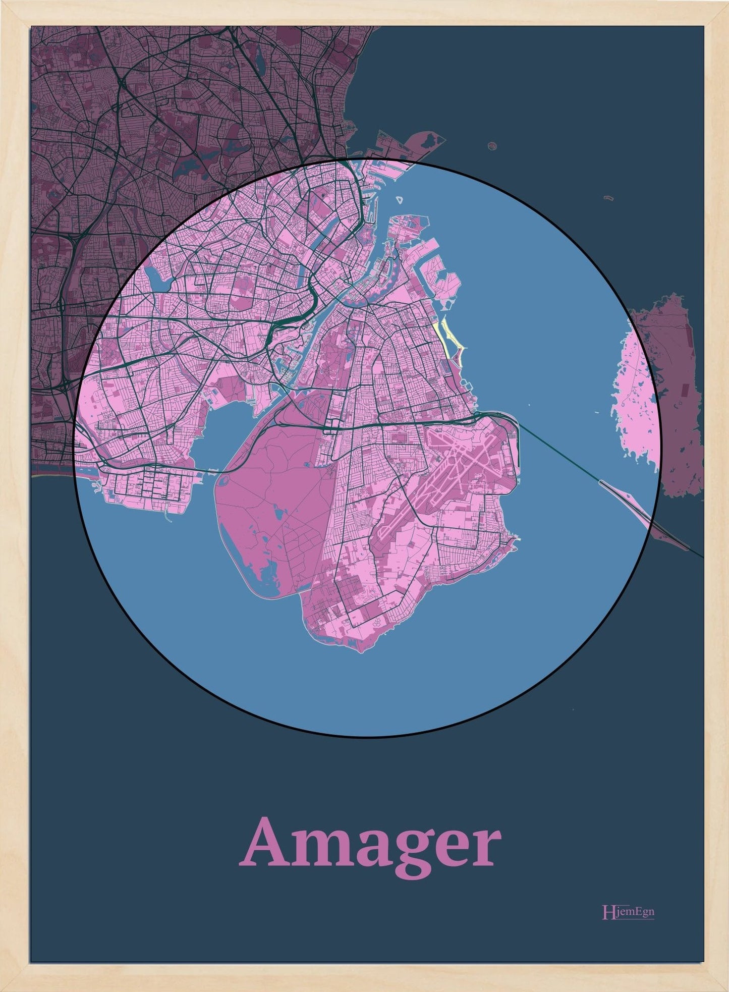 Amager plakat i farve pastel rød og HjemEgn.dk design centrum. Design ø-kort for Amager