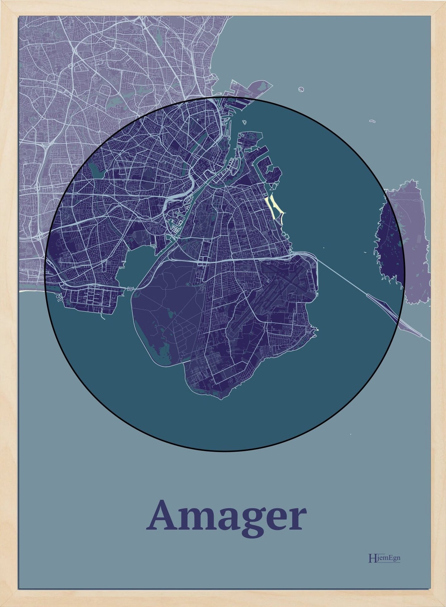 Amager plakat i farve mørk lilla og HjemEgn.dk design centrum. Design ø-kort for Amager