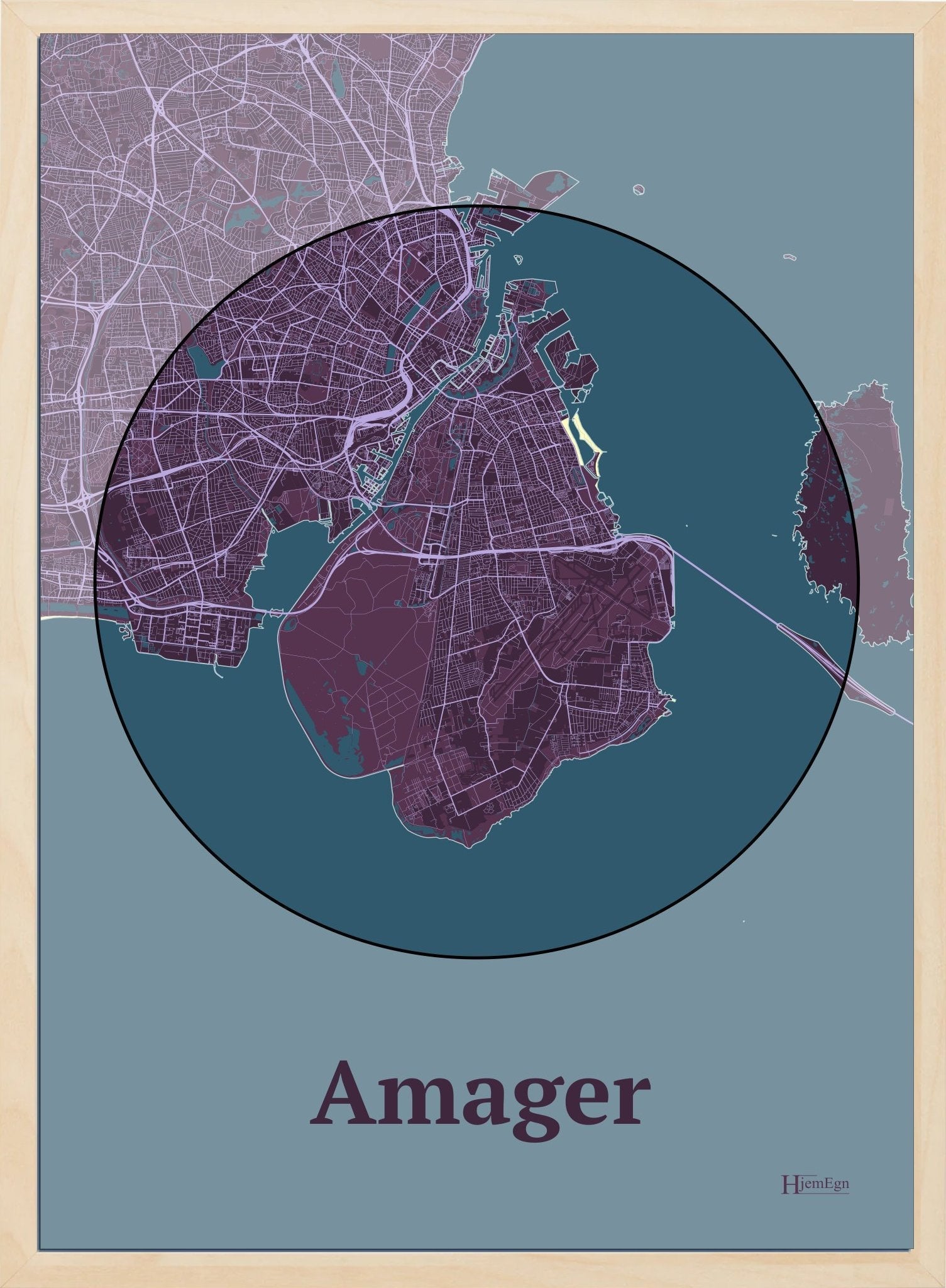 Amager plakat i farve mørk rød og HjemEgn.dk design centrum. Design ø-kort for Amager