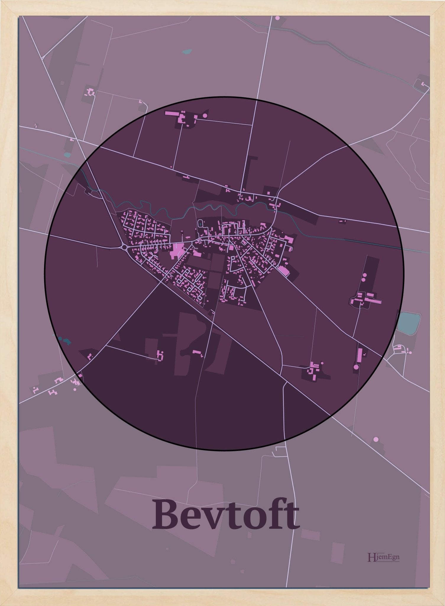 Bevtoft plakat i farve mørk rød og HjemEgn.dk design centrum. Design bykort for Bevtoft