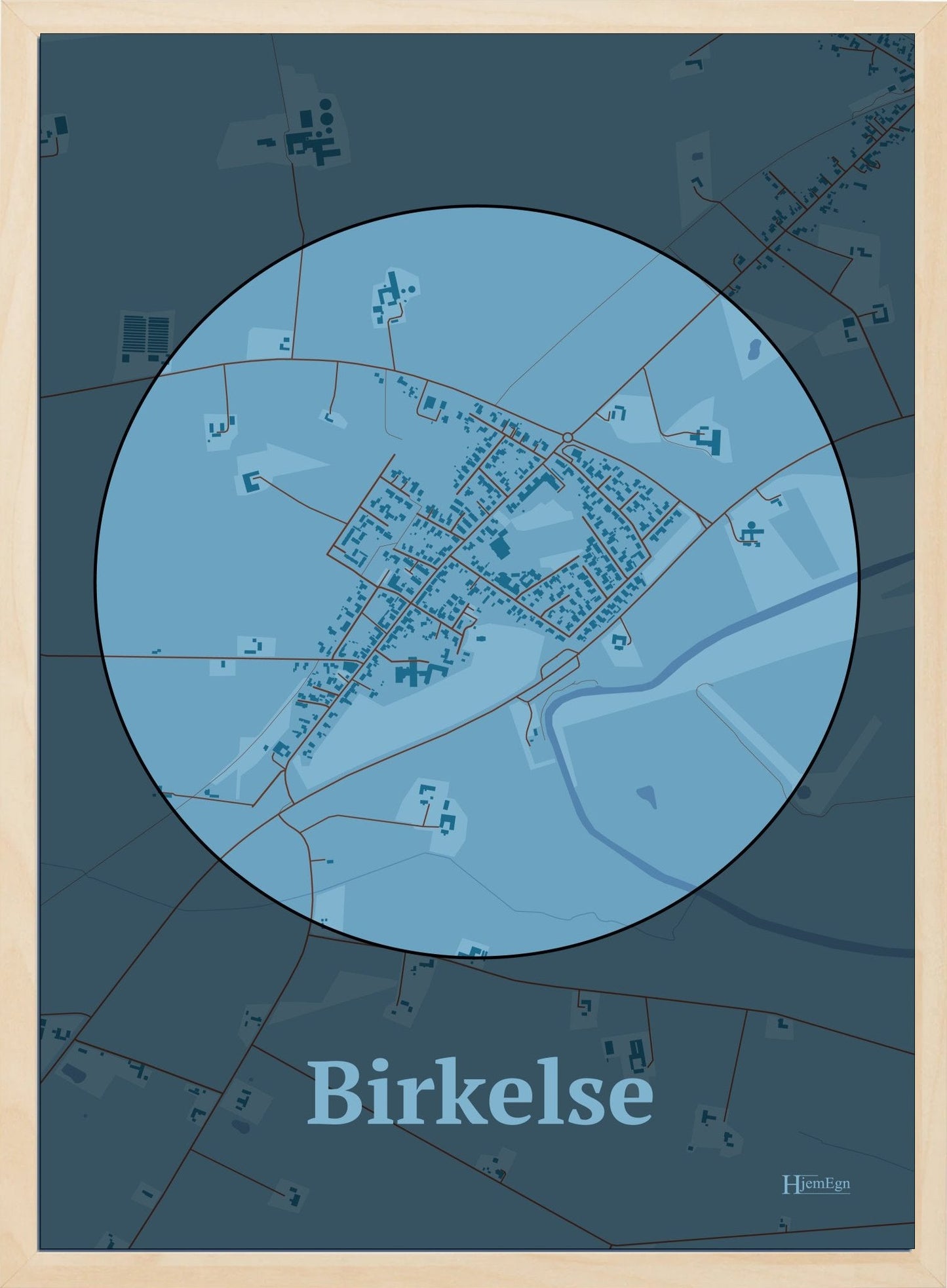 Birkelse plakat i farve pastel blå og HjemEgn.dk design centrum. Design bykort for Birkelse