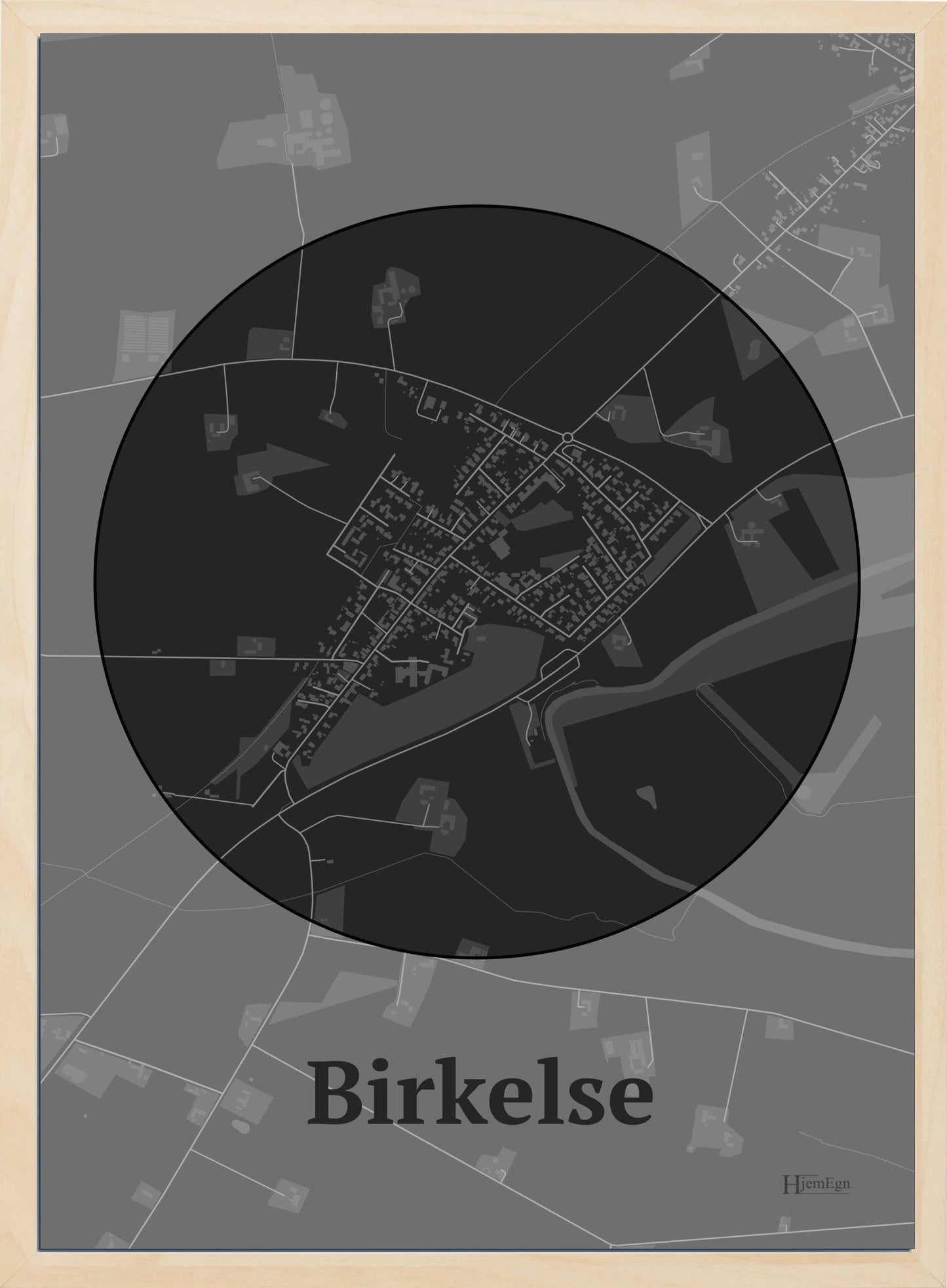 Birkelse plakat i farve mørk grå og HjemEgn.dk design centrum. Design bykort for Birkelse