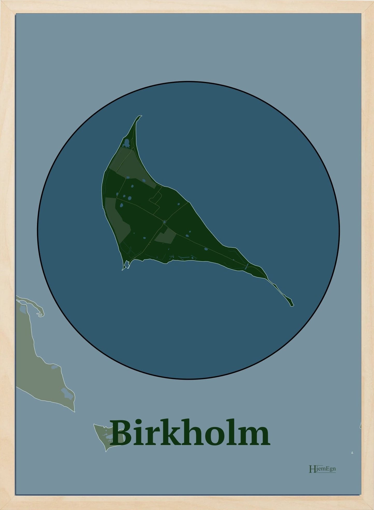 Birkholm plakat i farve mørk grøn og HjemEgn.dk design centrum. Design ø-kort for Birkholm