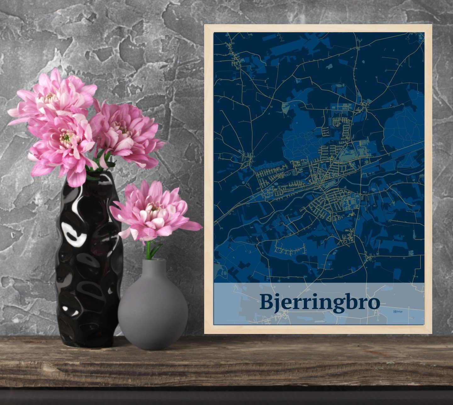 Bjerringbro plakat i farve  og HjemEgn.dk design firkantet. Design bykort for Bjerringbro