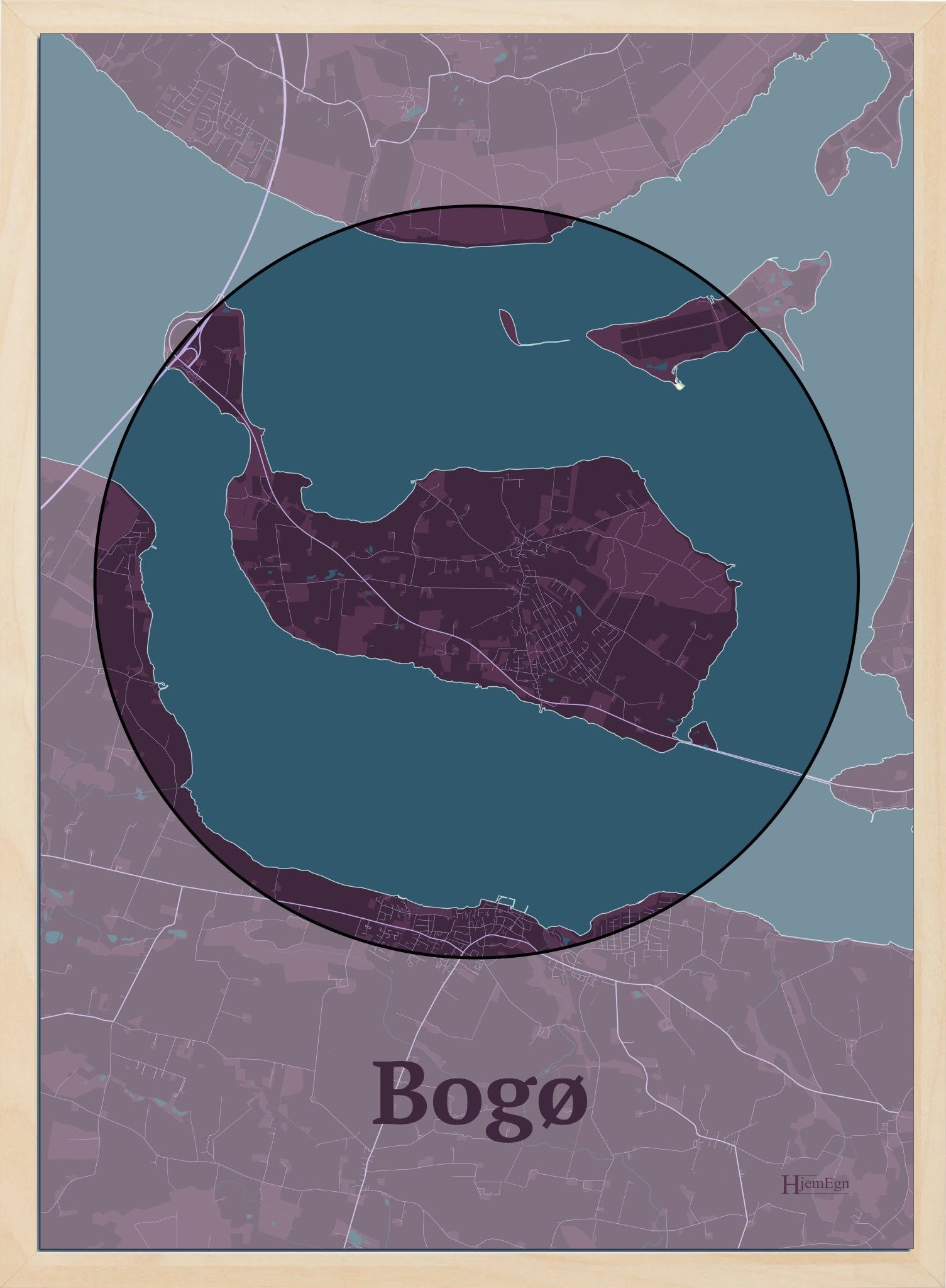 Bogø plakat i farve mørk rød og HjemEgn.dk design centrum. Design ø-kort for Bogø