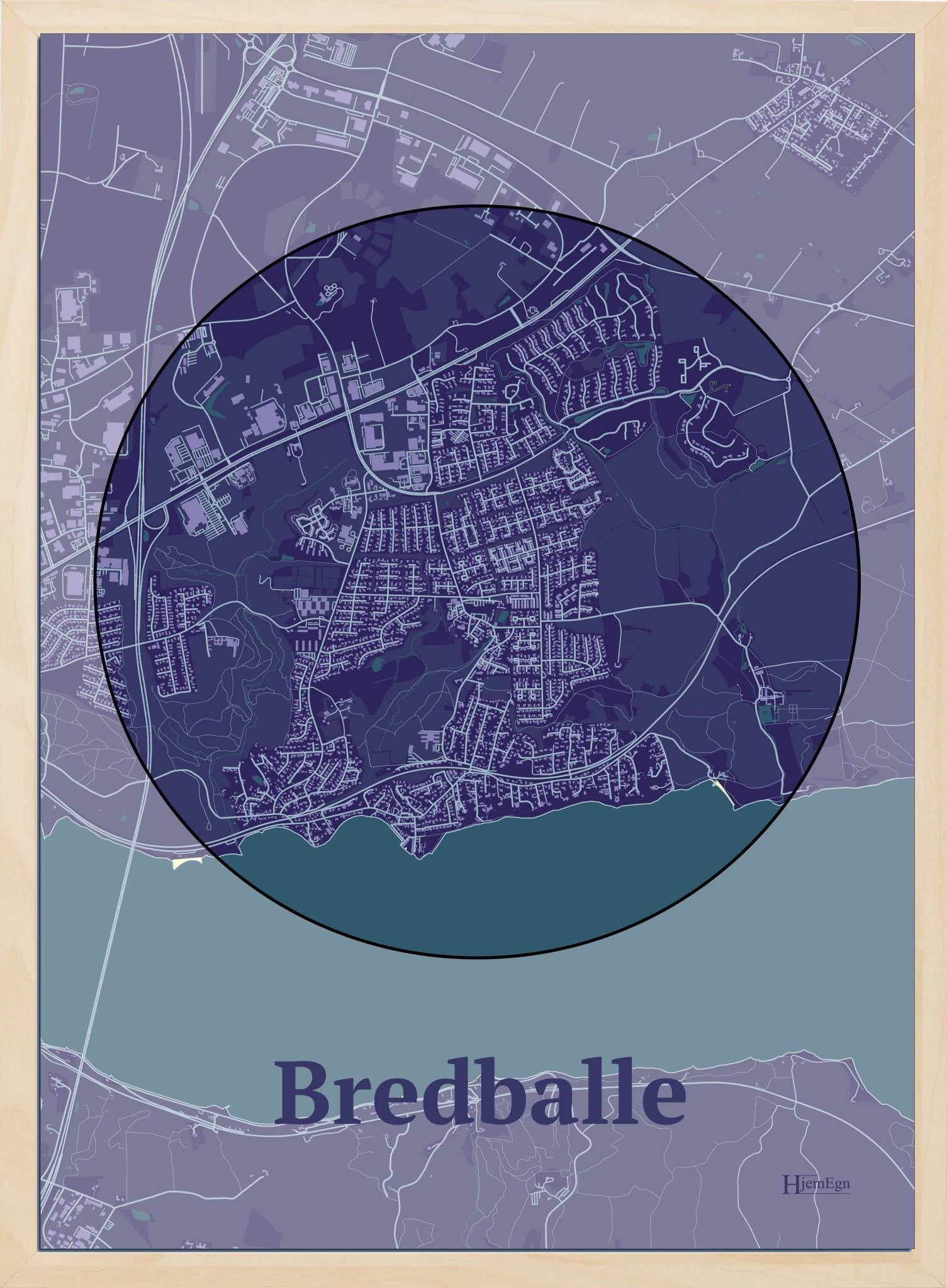 Bredballe plakat i farve mørk lilla og HjemEgn.dk design centrum. Design bykort for Bredballe