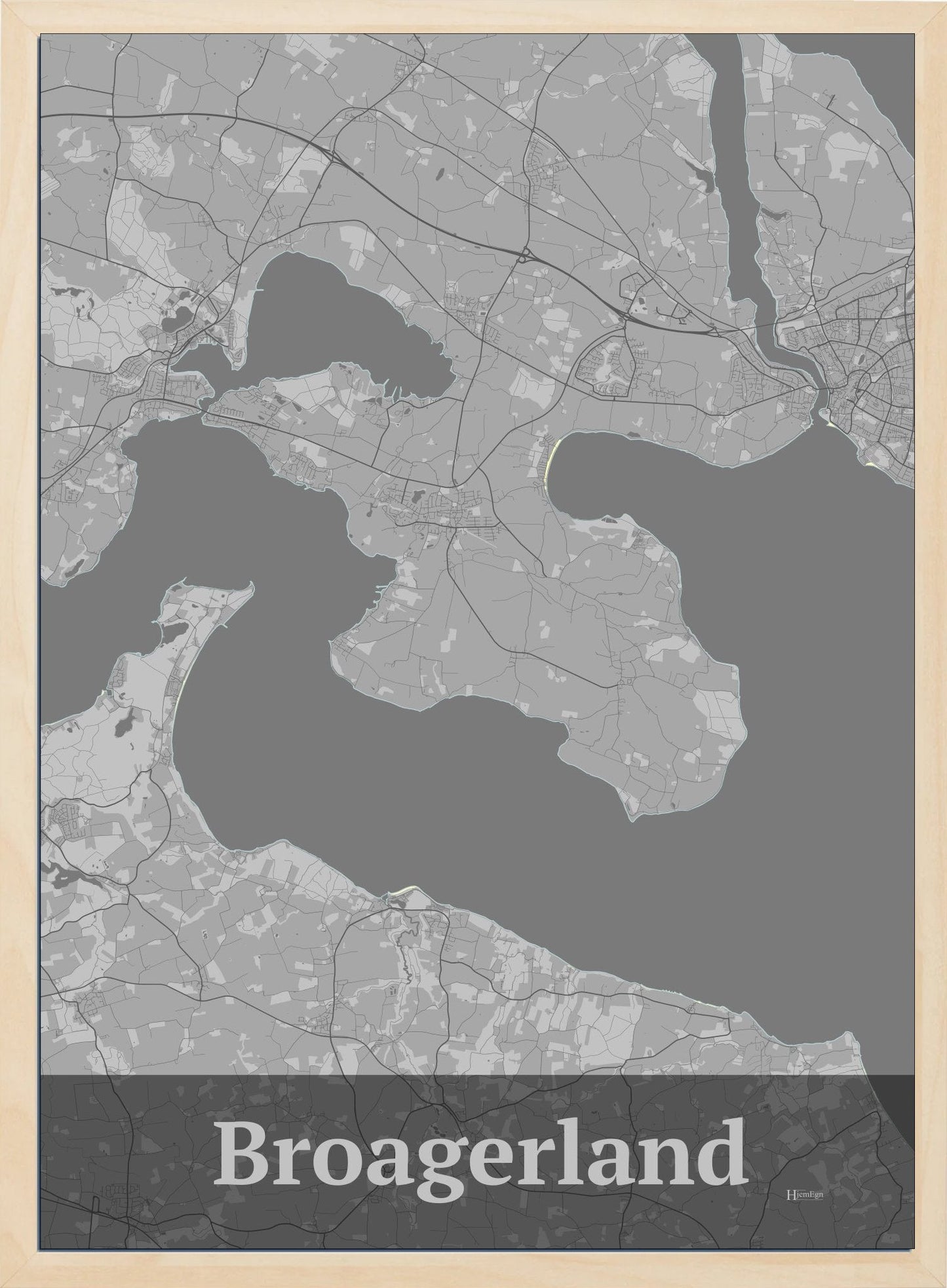 Broagerland plakat i pastel grå og HjemEgn.dk design firkantet. Design bykort for Broagerland