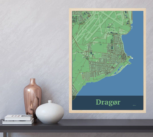 Dragør plakat i farve  og HjemEgn.dk design firkantet. Design bykort for Dragør