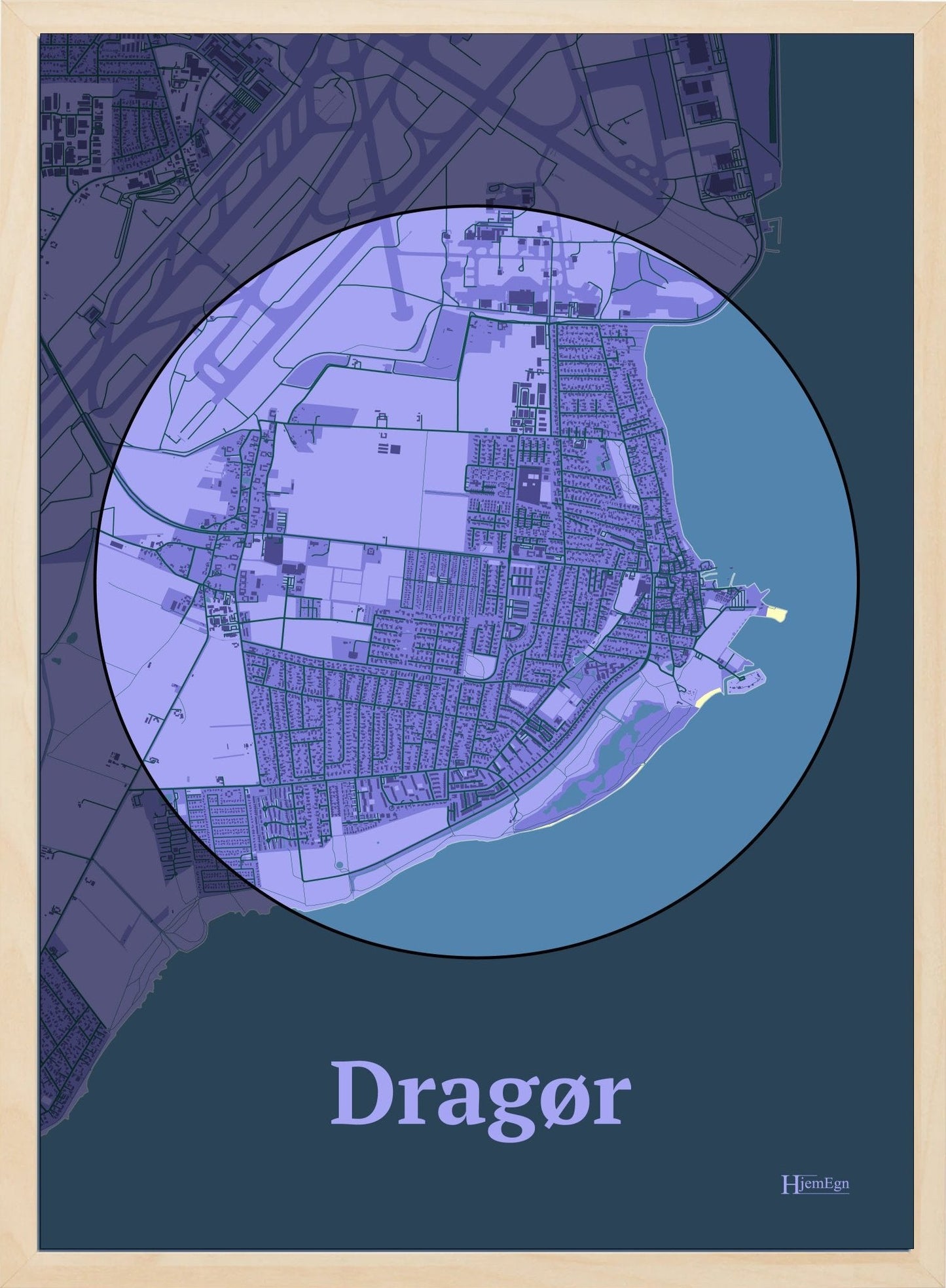 Dragør plakat i farve pastel lilla og HjemEgn.dk design centrum. Design bykort for Dragør