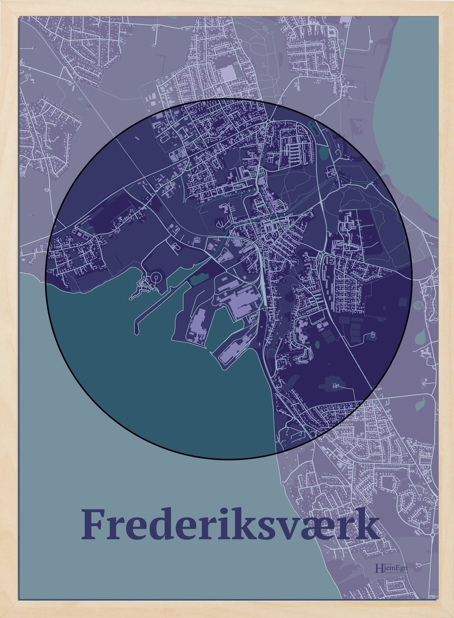 Frederiksværk plakat i farve mørk lilla og HjemEgn.dk design centrum. Design bykort for Frederiksværk