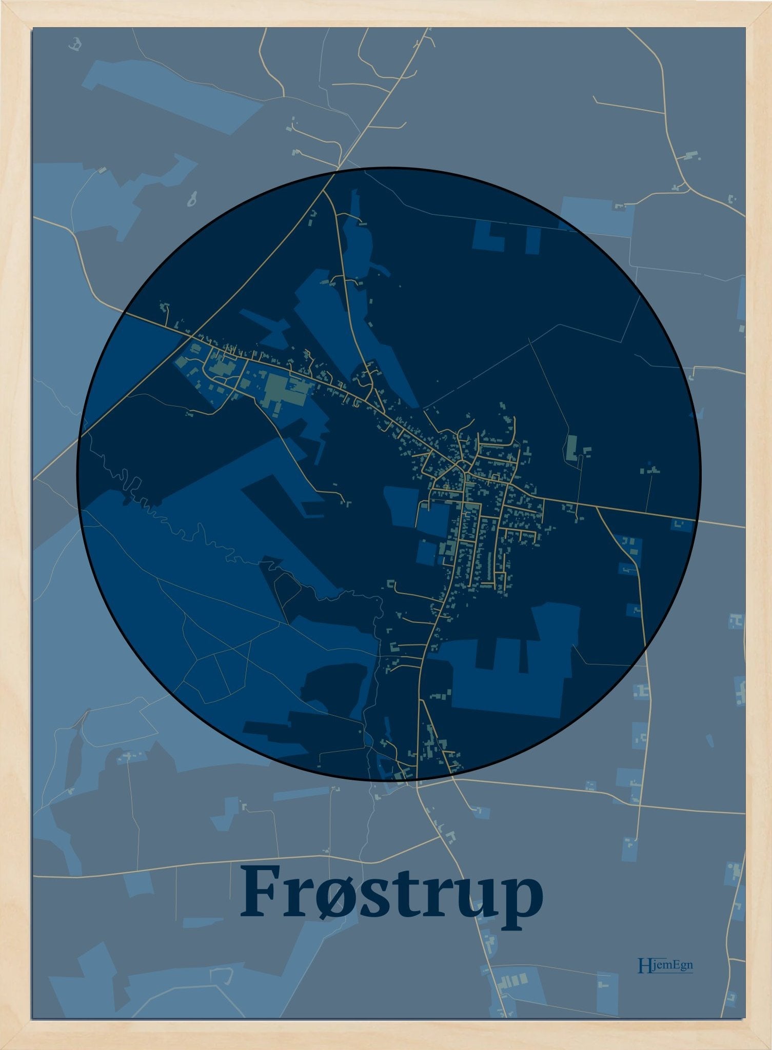 Frøstrup plakat i farve mørk blå og HjemEgn.dk design centrum. Design bykort for Frøstrup