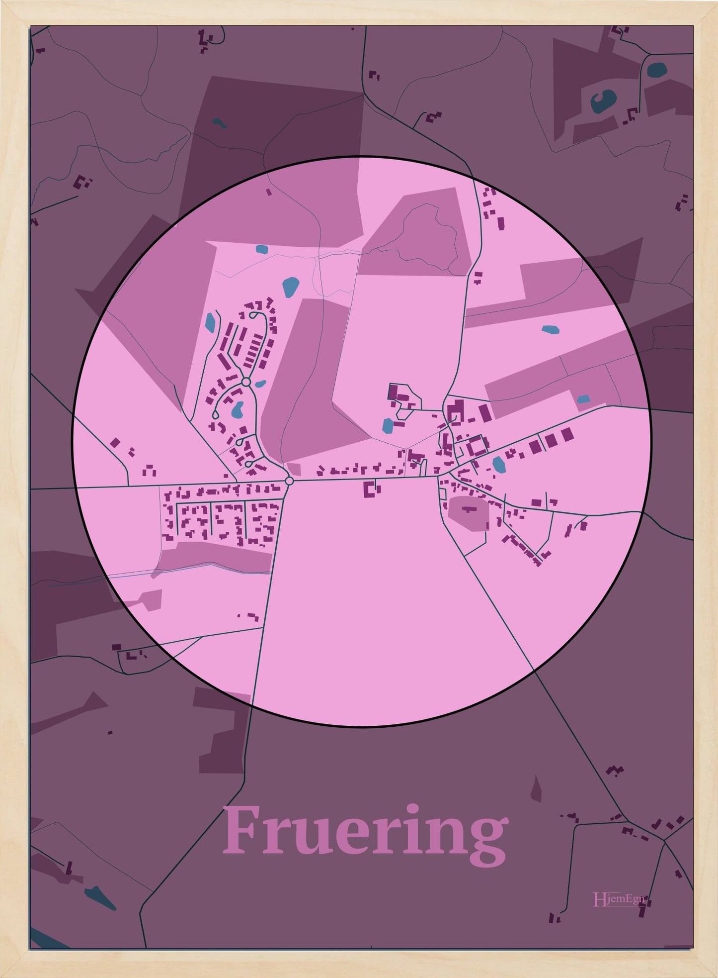 Fruering plakat i farve pastel rød og HjemEgn.dk design centrum. Design bykort for Fruering