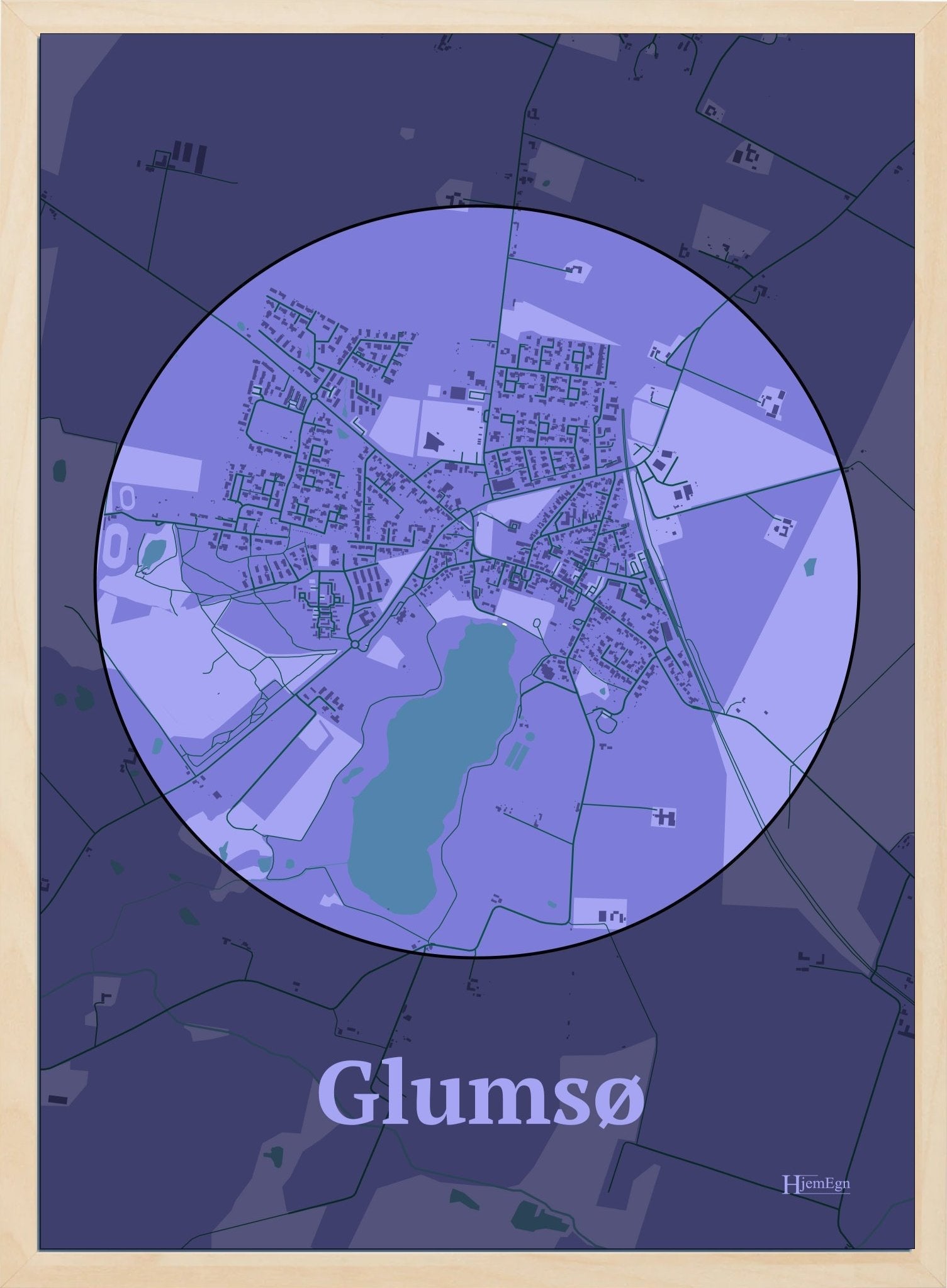 Glumsø plakat i farve pastel lilla og HjemEgn.dk design centrum. Design bykort for Glumsø