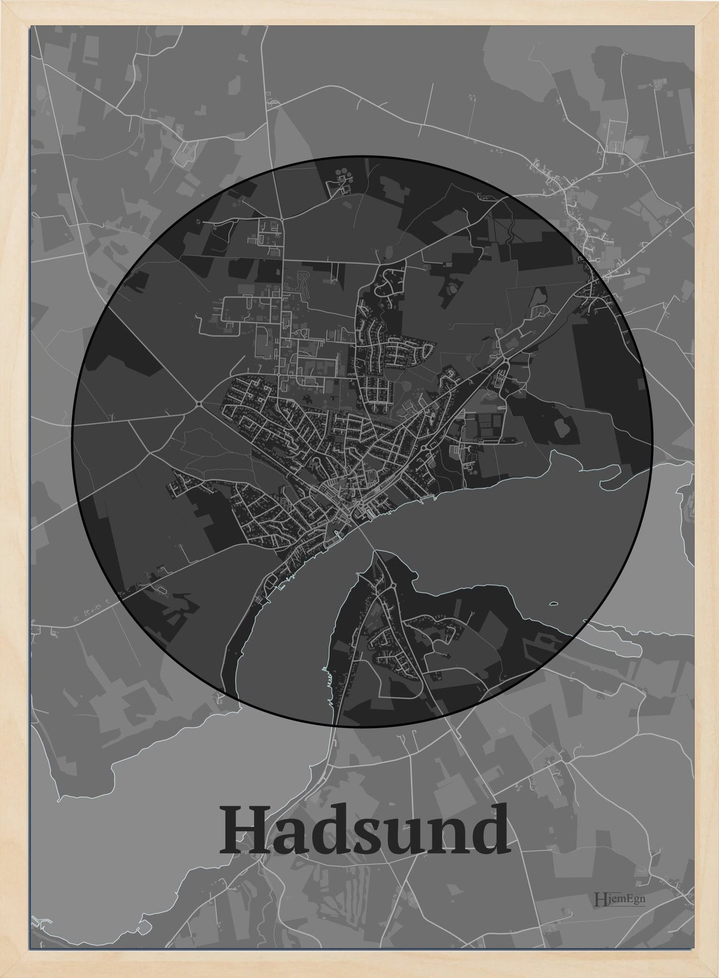 Hadsund plakat i farve mørk grå og HjemEgn.dk design centrum. Design bykort for Hadsund