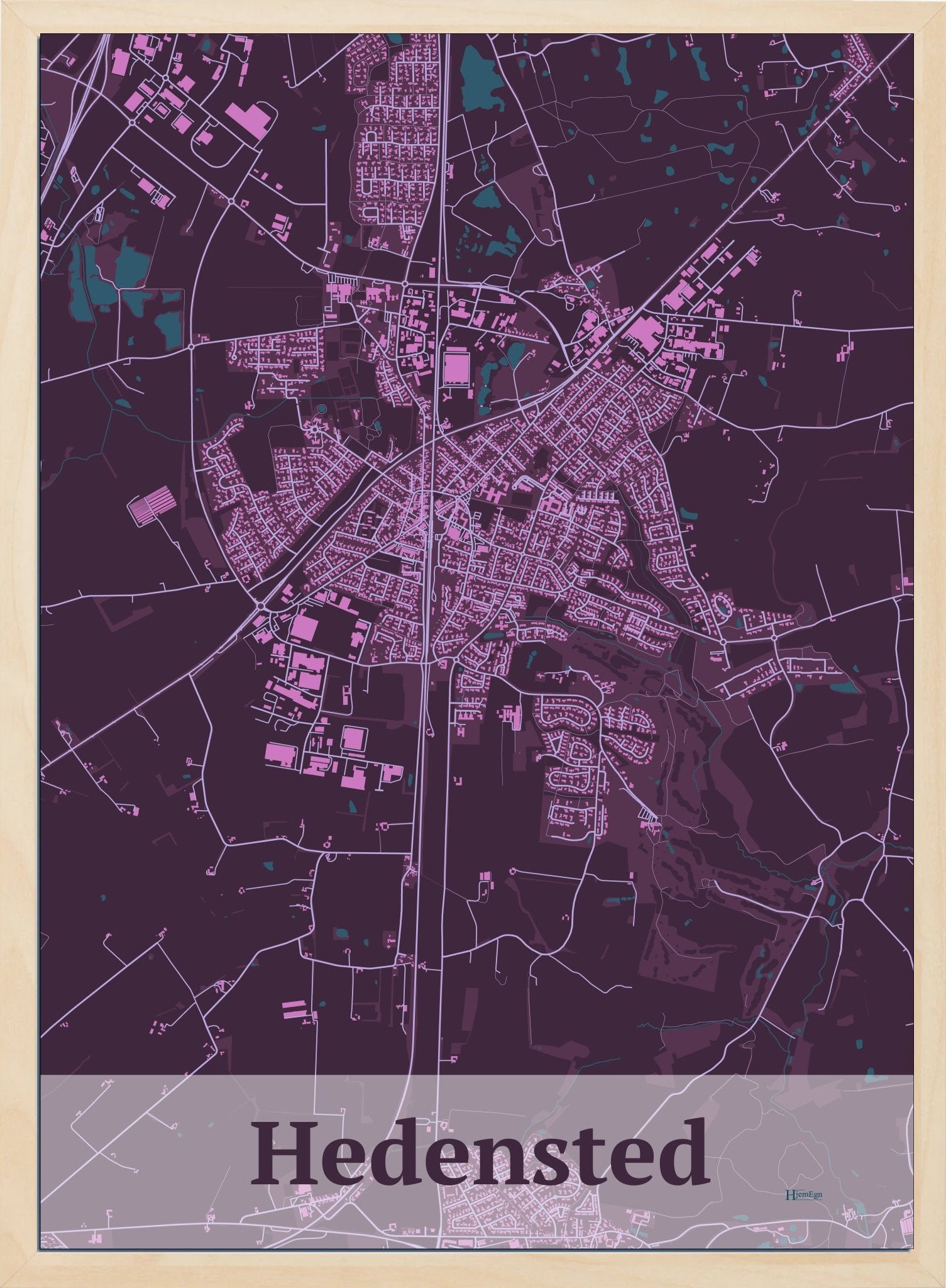 Hedensted plakat i farve mørk rød og HjemEgn.dk design firkantet. Design bykort for Hedensted