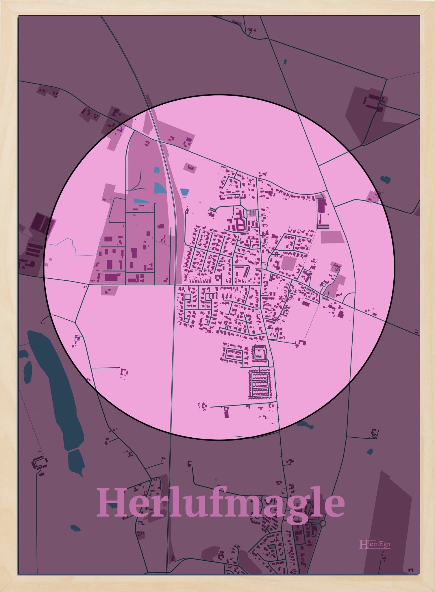 Herlufmagle plakat i farve pastel rød og HjemEgn.dk design centrum. Design bykort for Herlufmagle