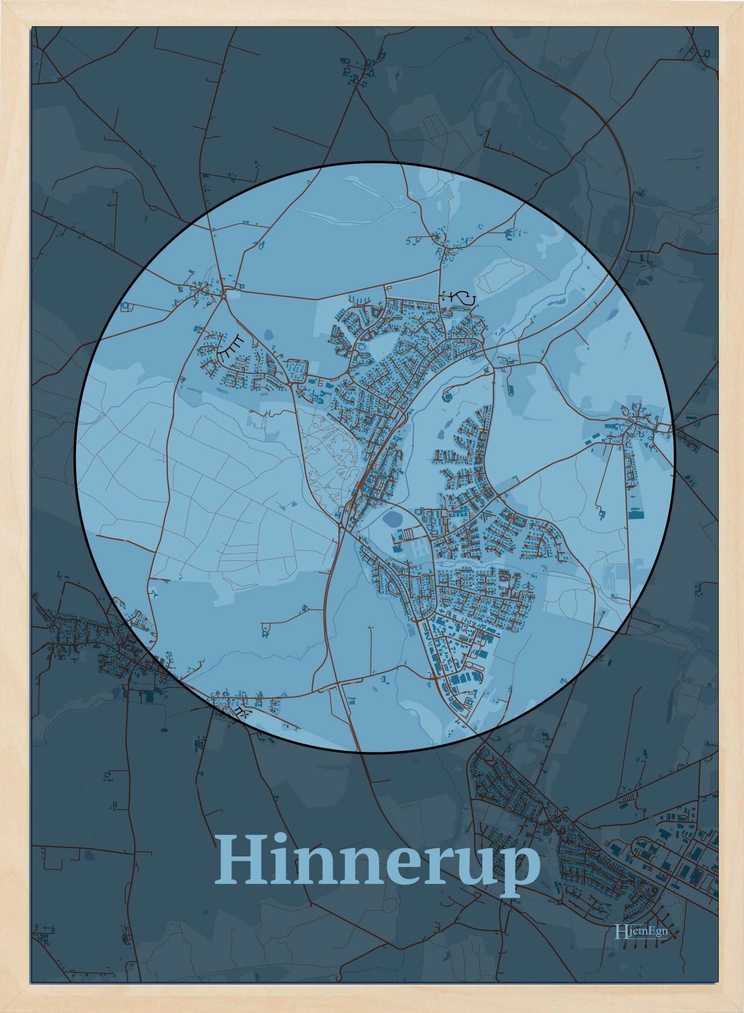 Hinnerup plakat i farve pastel blå og HjemEgn.dk design centrum. Design bykort for Hinnerup