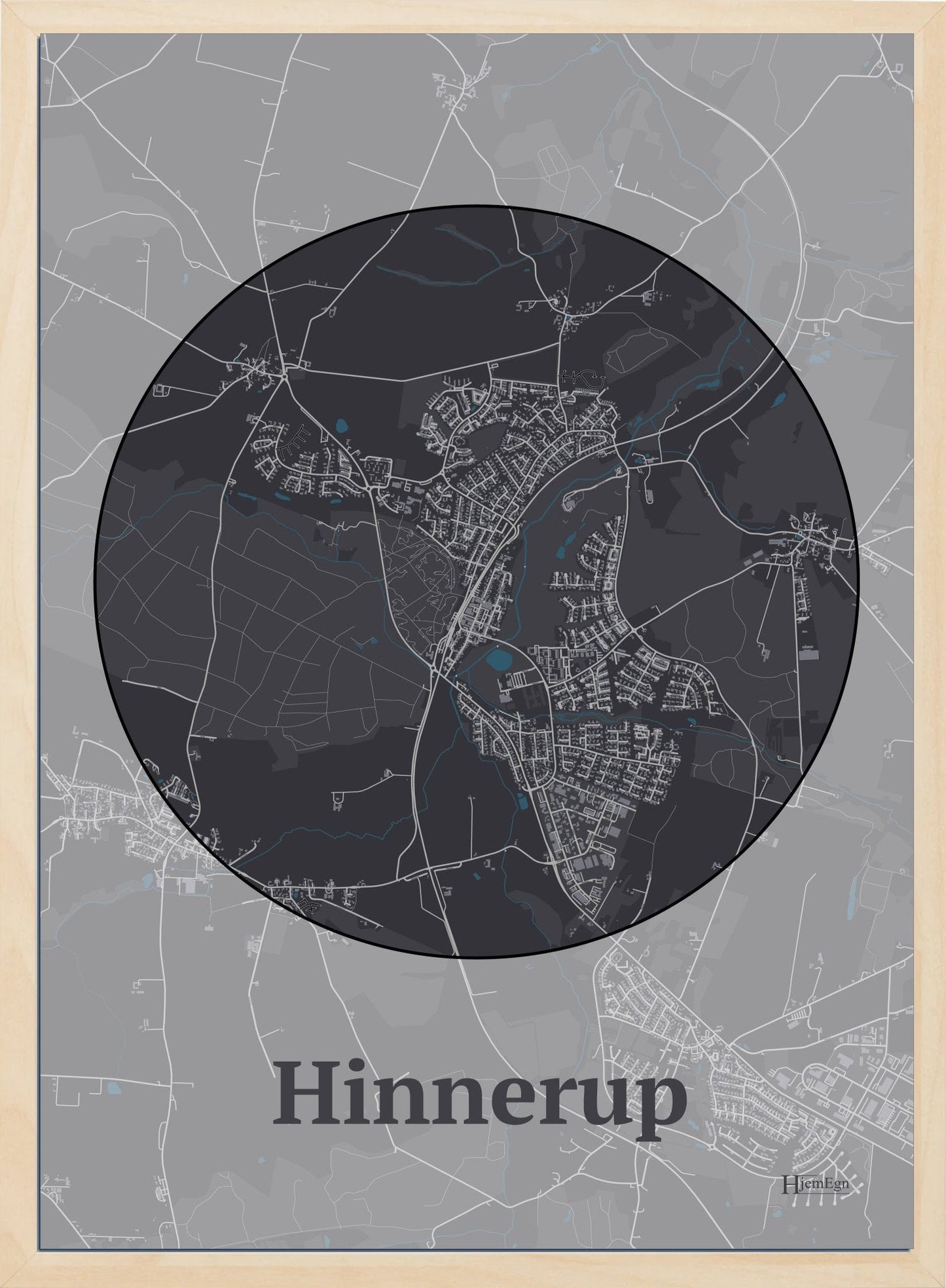Hinnerup plakat i farve mørk brun og HjemEgn.dk design centrum. Design bykort for Hinnerup