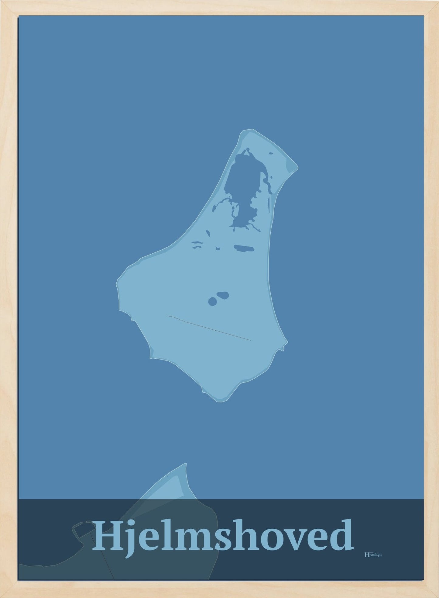 Hjelmshoved plakat i farve pastel blå og HjemEgn.dk design firkantet. Design ø-kort for Hjelmshoved
