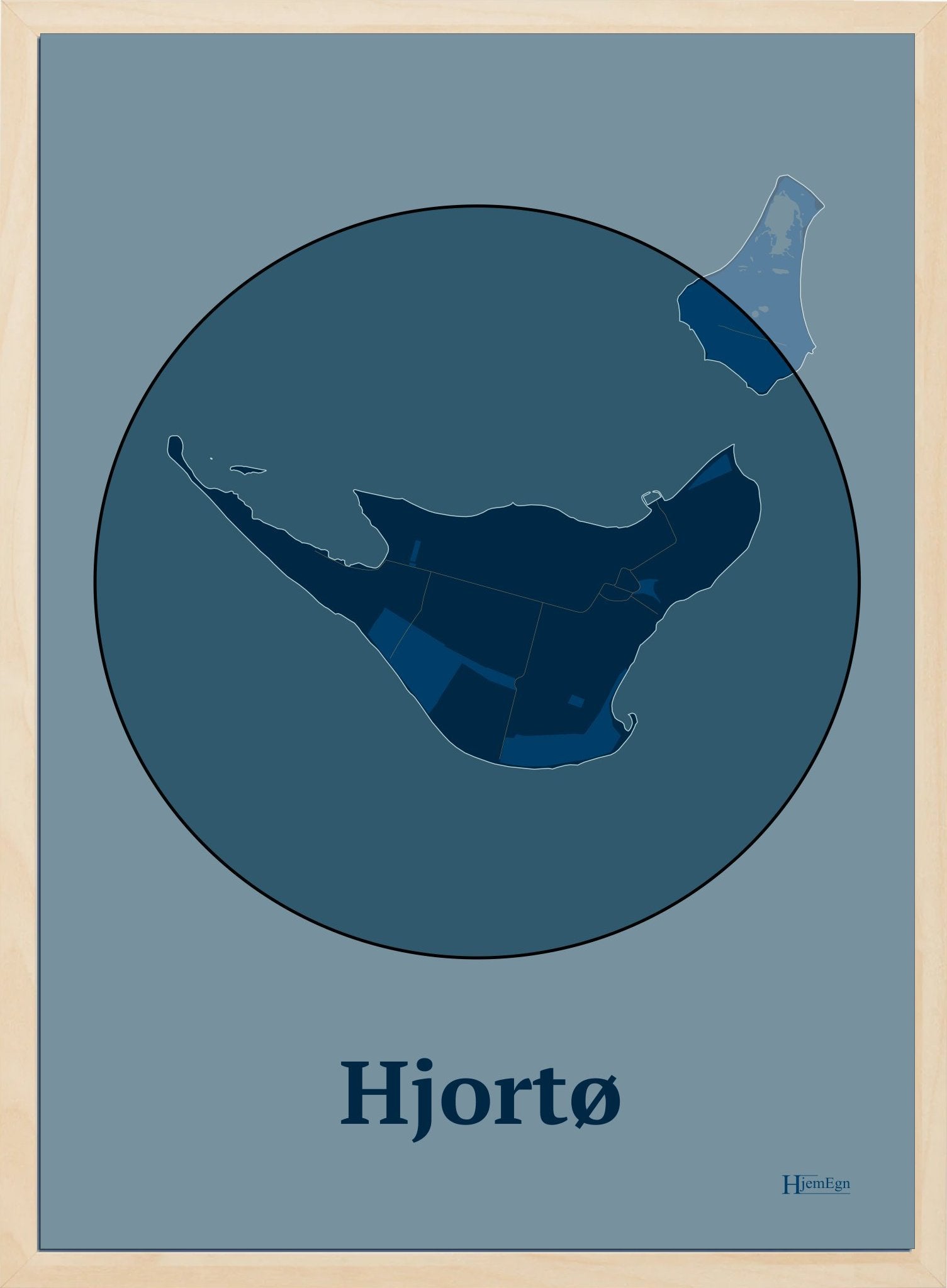 Hjortø plakat i farve mørk blå og HjemEgn.dk design centrum. Design ø-kort for Hjortø