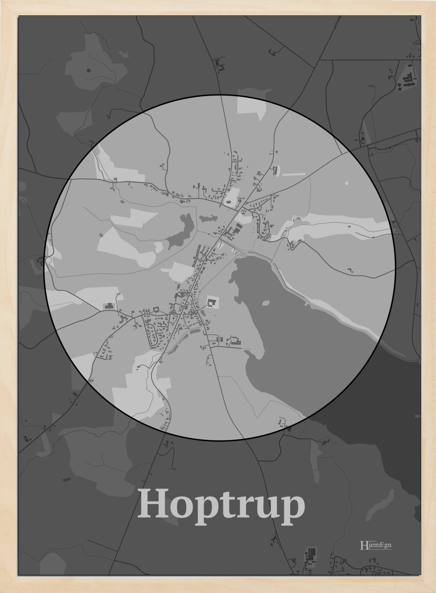 Hoptrup plakat i farve pastel grå og HjemEgn.dk design centrum. Design bykort for Hoptrup