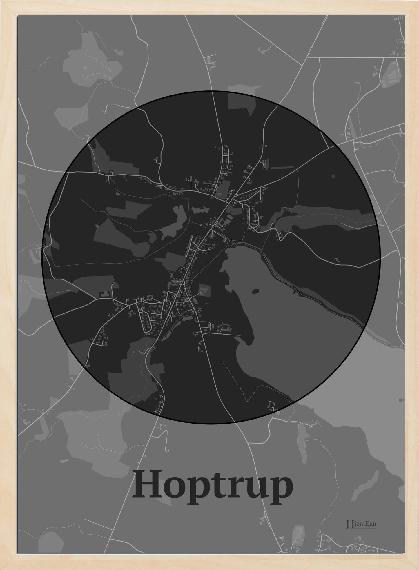 Hoptrup plakat i farve mørk grå og HjemEgn.dk design centrum. Design bykort for Hoptrup