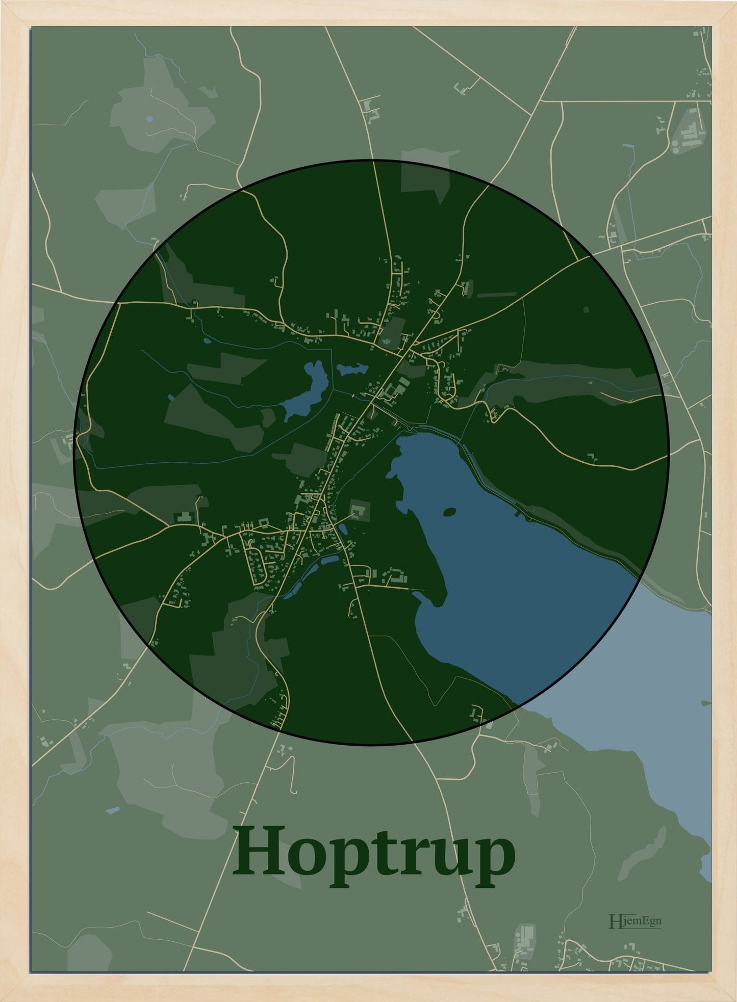 Hoptrup plakat i farve mørk grøn og HjemEgn.dk design centrum. Design bykort for Hoptrup