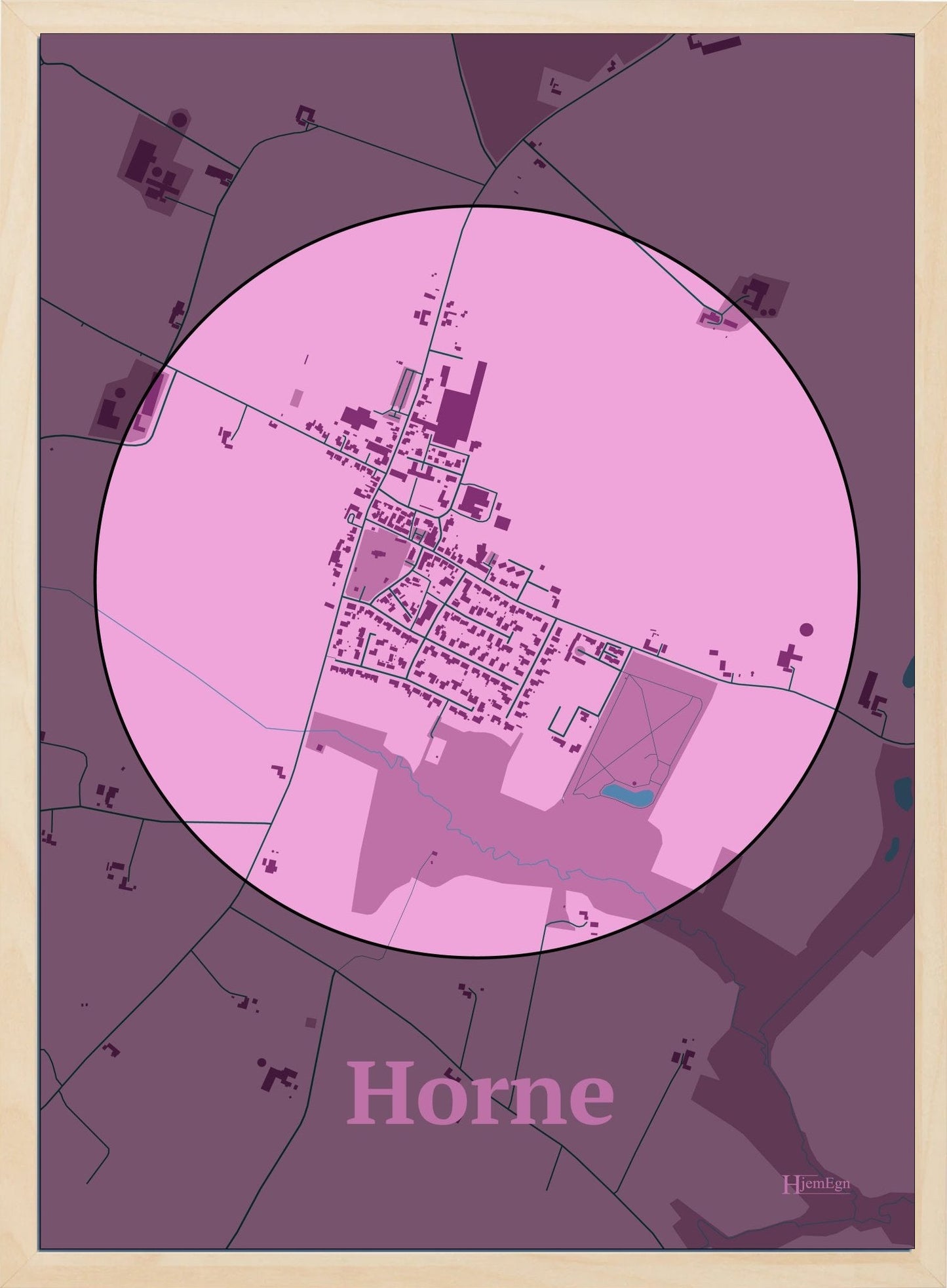 Horne plakat i farve pastel rød og HjemEgn.dk design centrum. Design bykort for Horne